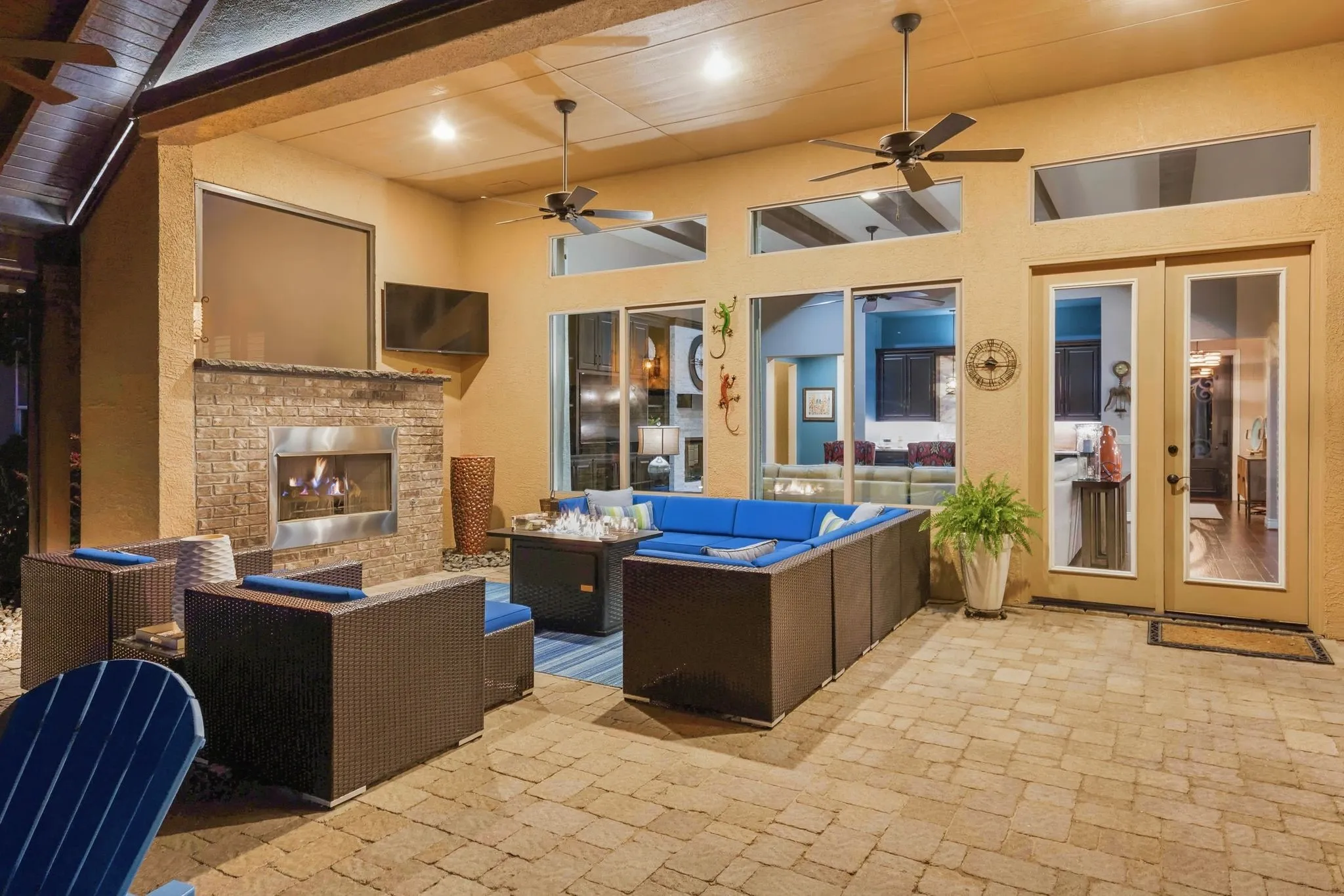 Single Family Residence For Sale in Denton County , 8713 Gardenia Drive, Denton, Texas 76207, 2 Bedroom, 3 Bathroom, 3 Garage spaces, 2,952 Sqft, built in 2015, mls#21258049, Real Estate Agent in Denton, Homes For Sale in Denton county, Homes For Sale in Denton, Realtor in Denton Texas, Real Estate Brokerage Independent Realty Texas, Luminita Cordes Realtor