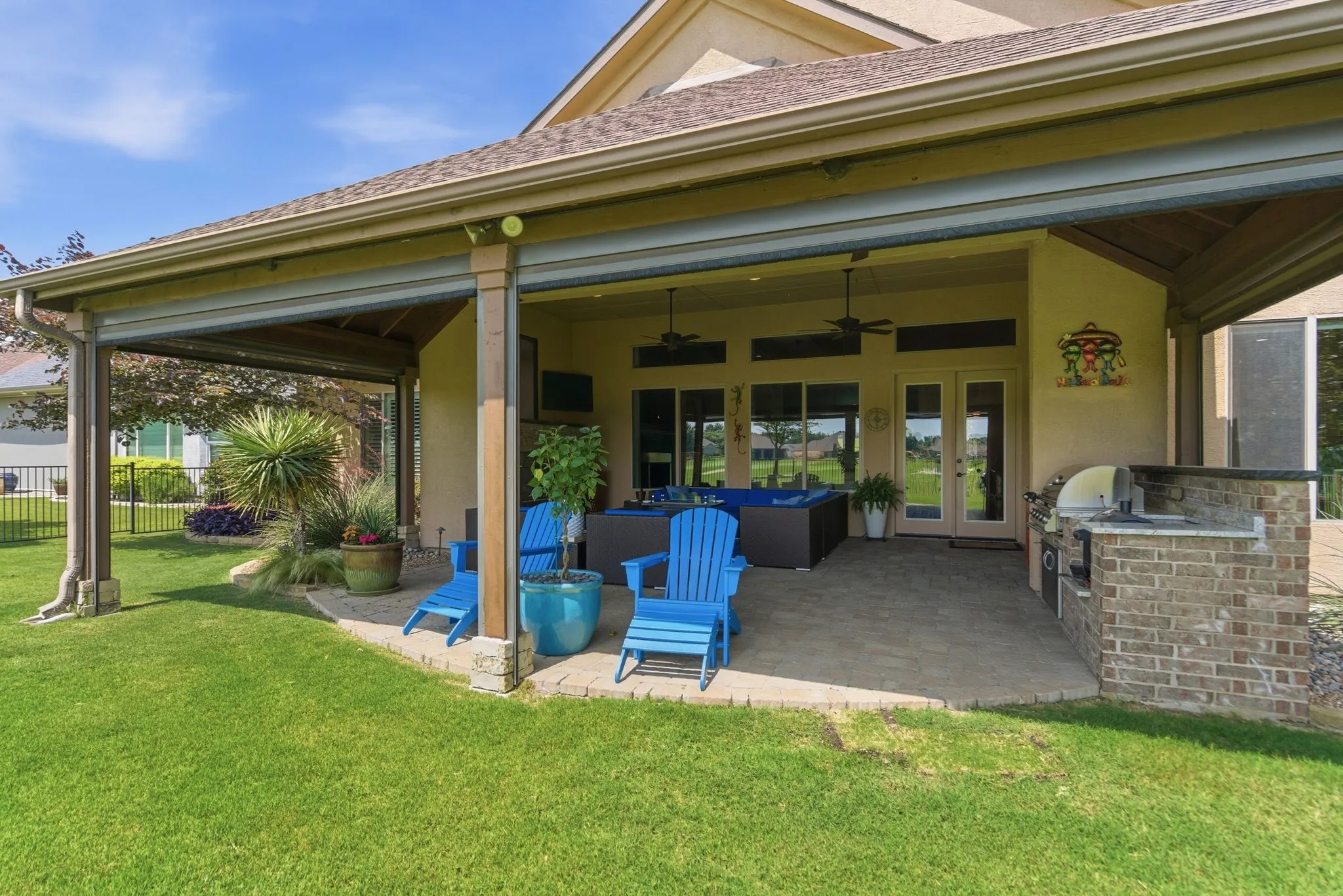 Single Family Residence For Sale in Denton County , 8713 Gardenia Drive, Denton, Texas 76207, 2 Bedroom, 3 Bathroom, 3 Garage spaces, 2,952 Sqft, built in 2015, mls#21258049, Real Estate Agent in Denton, Homes For Sale in Denton county, Homes For Sale in Denton, Realtor in Denton Texas, Real Estate Brokerage Independent Realty Texas, Luminita Cordes Realtor