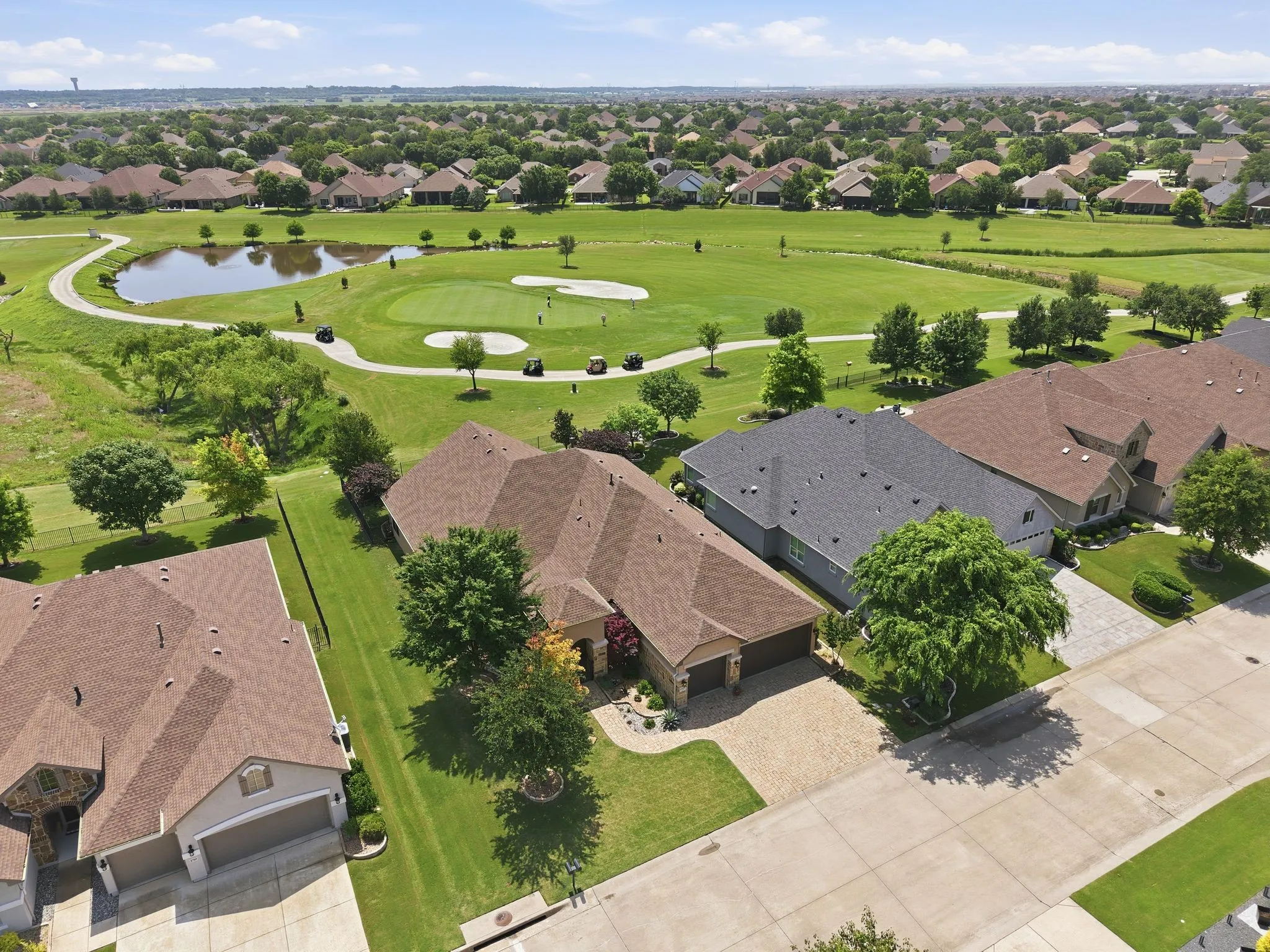 Single Family Residence For Sale in Denton County , 8713 Gardenia Drive, Denton, Texas 76207, 2 Bedroom, 3 Bathroom, 3 Garage spaces, 2,952 Sqft, built in 2015, mls#21258049, Real Estate Agent in Denton, Homes For Sale in Denton county, Homes For Sale in Denton, Realtor in Denton Texas, Real Estate Brokerage Independent Realty Texas, Luminita Cordes Realtor