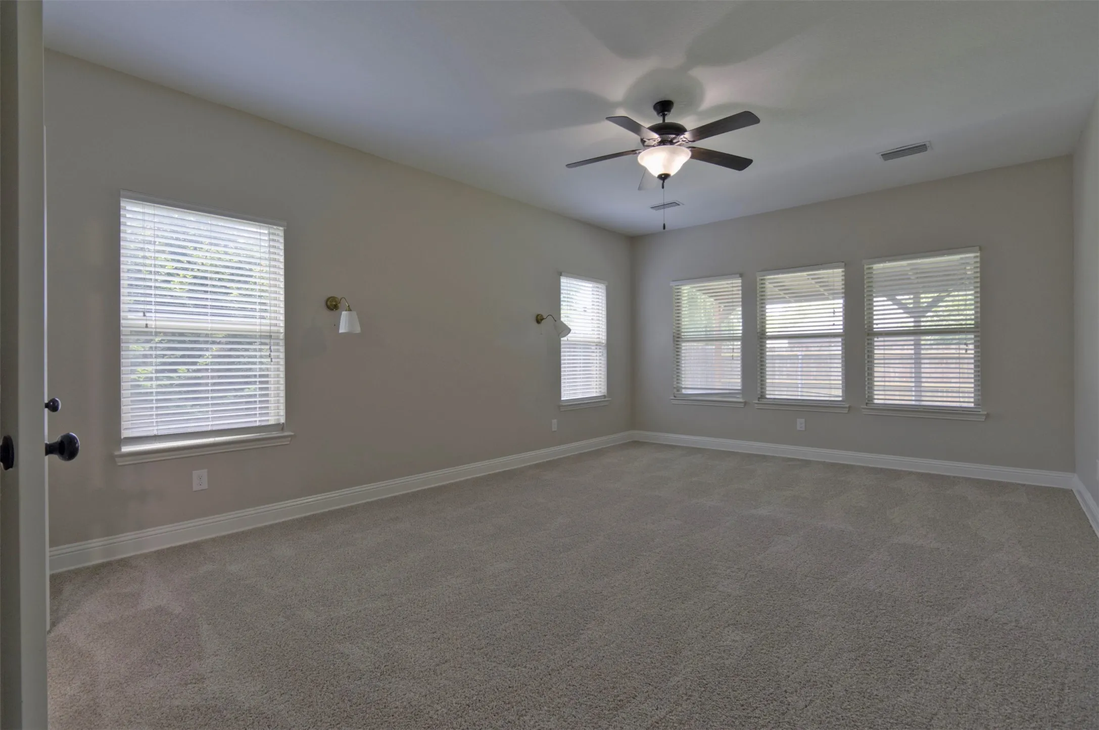 Single Family Residence For Sale in Ellis County , 210 Debbie Way, Red Oak, Texas 75154, 5 Bedroom, 3 Bathroom, 2 Garage spaces, 3,261 Sqft, built in 2015, mls#21291405, Real Estate Agent in Red Oak, Homes For Sale in Ellis county, Homes For Sale in Red Oak, Realtor in Red Oak Texas, Real Estate Brokerage Independent Realty Texas, Luminita Cordes Realtor