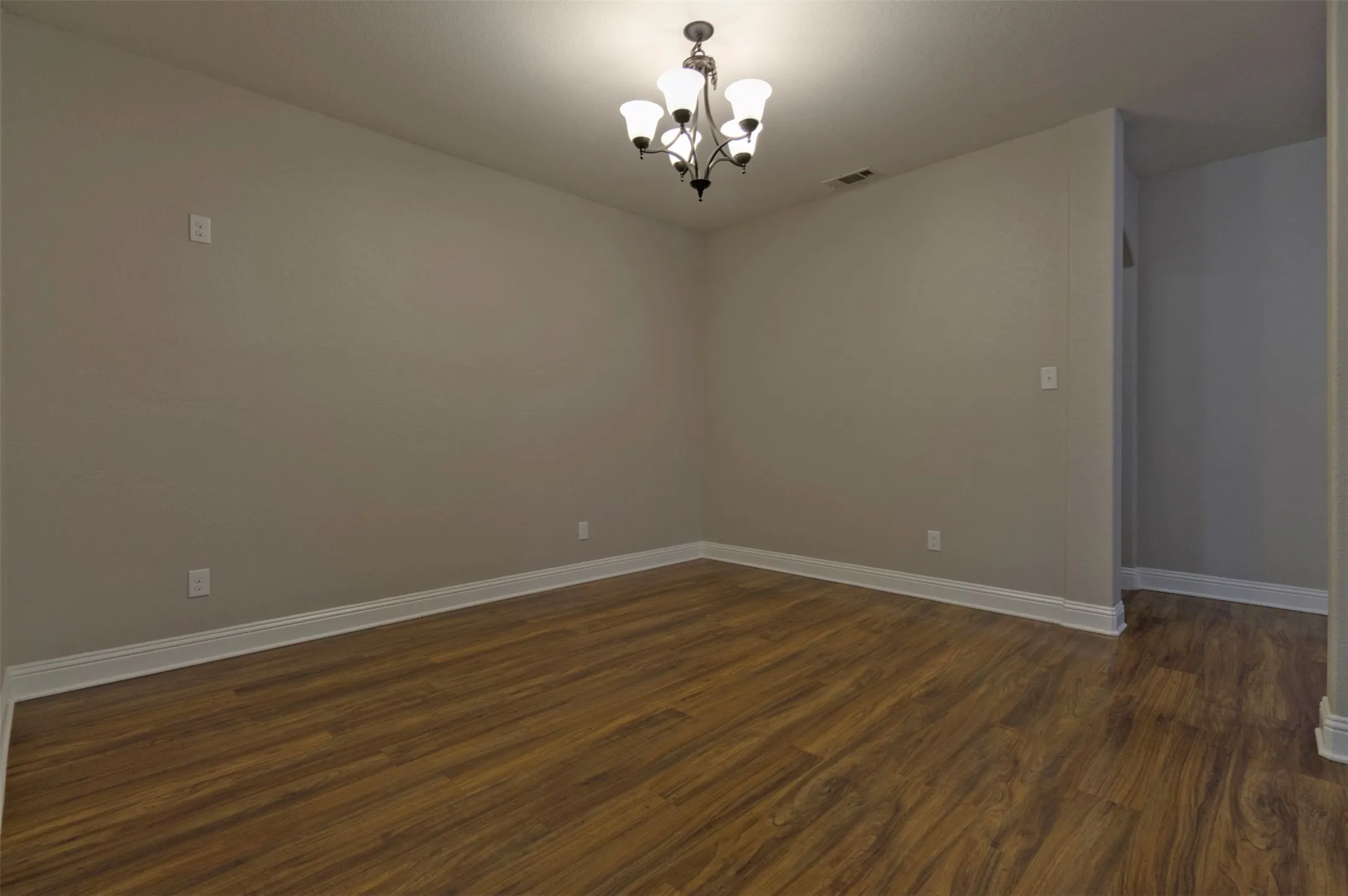 Single Family Residence For Sale in Ellis County , 210 Debbie Way, Red Oak, Texas 75154, 5 Bedroom, 3 Bathroom, 2 Garage spaces, 3,261 Sqft, built in 2015, mls#21291405, Real Estate Agent in Red Oak, Homes For Sale in Ellis county, Homes For Sale in Red Oak, Realtor in Red Oak Texas, Real Estate Brokerage Independent Realty Texas, Luminita Cordes Realtor