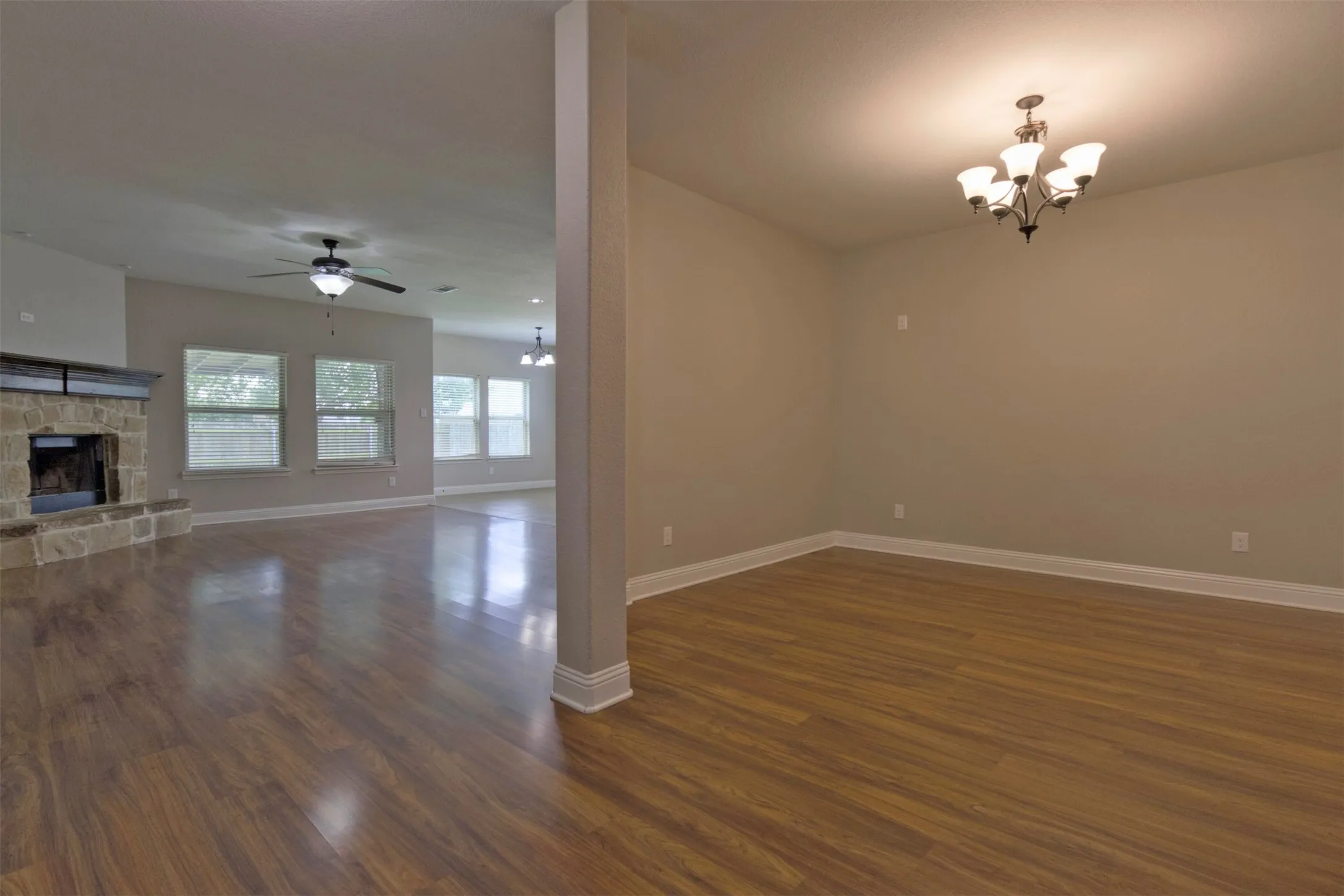 Single Family Residence For Sale in Ellis County , 210 Debbie Way, Red Oak, Texas 75154, 5 Bedroom, 3 Bathroom, 2 Garage spaces, 3,261 Sqft, built in 2015, mls#21291405, Real Estate Agent in Red Oak, Homes For Sale in Ellis county, Homes For Sale in Red Oak, Realtor in Red Oak Texas, Real Estate Brokerage Independent Realty Texas, Luminita Cordes Realtor