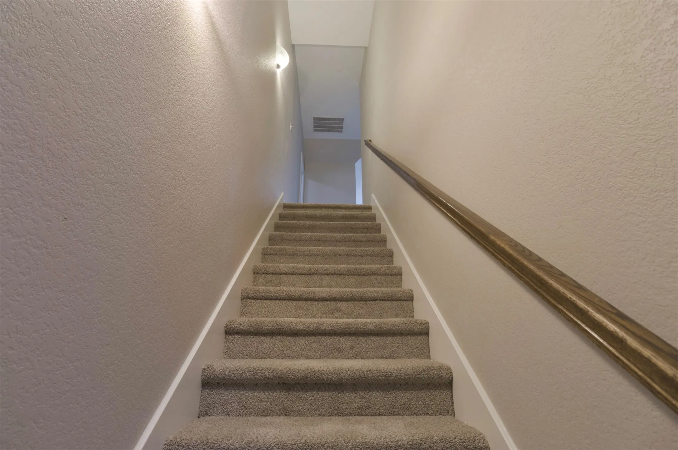 Single Family Residence For Sale in Ellis County , 210 Debbie Way, Red Oak, Texas 75154, 5 Bedroom, 3 Bathroom, 2 Garage spaces, 3,261 Sqft, built in 2015, mls#21291405, Real Estate Agent in Red Oak, Homes For Sale in Ellis county, Homes For Sale in Red Oak, Realtor in Red Oak Texas, Real Estate Brokerage Independent Realty Texas, Luminita Cordes Realtor