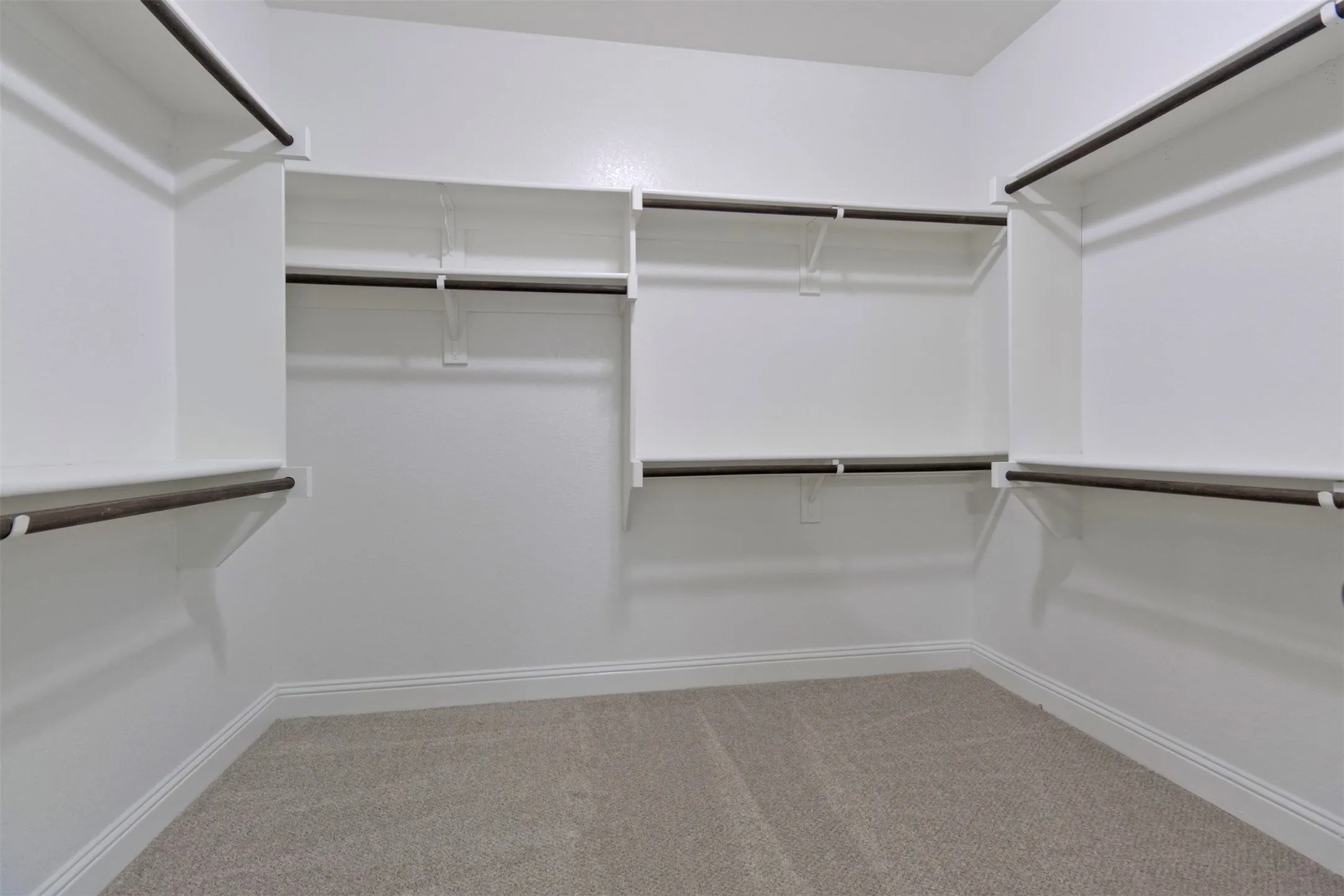 Single Family Residence For Sale in Ellis County , 210 Debbie Way, Red Oak, Texas 75154, 5 Bedroom, 3 Bathroom, 2 Garage spaces, 3,261 Sqft, built in 2015, mls#21291405, Real Estate Agent in Red Oak, Homes For Sale in Ellis county, Homes For Sale in Red Oak, Realtor in Red Oak Texas, Real Estate Brokerage Independent Realty Texas, Luminita Cordes Realtor