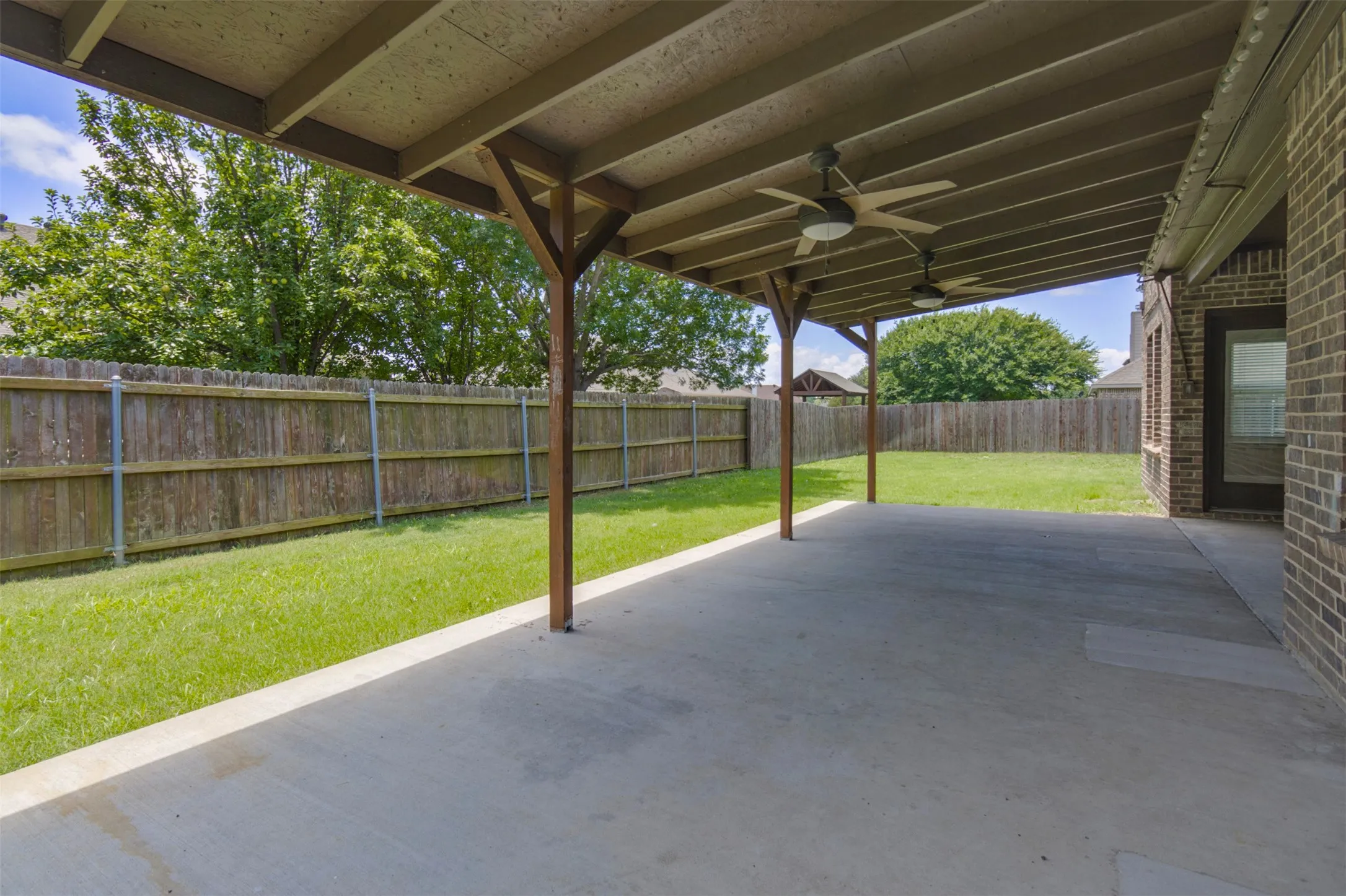 Single Family Residence For Sale in Ellis County , 210 Debbie Way, Red Oak, Texas 75154, 5 Bedroom, 3 Bathroom, 2 Garage spaces, 3,261 Sqft, built in 2015, mls#21291405, Real Estate Agent in Red Oak, Homes For Sale in Ellis county, Homes For Sale in Red Oak, Realtor in Red Oak Texas, Real Estate Brokerage Independent Realty Texas, Luminita Cordes Realtor