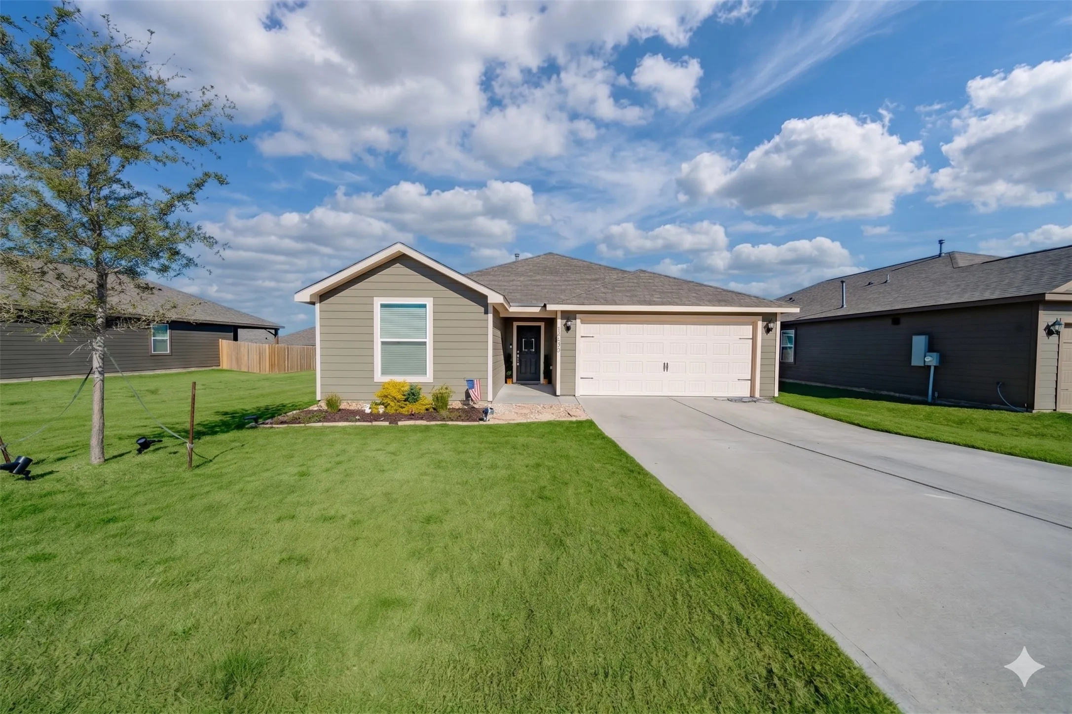 Single Family Residence For Sale in Denton County , 13608 Beaverhead Street, Ponder, Texas 76259, 4 Bedroom, 2 Bathroom, 2 Garage spaces, 1,600 Sqft, built in 2022, mls#21301438, Real Estate Agent in Ponder, Homes For Sale in Denton county, Homes For Sale in Ponder, Realtor in Ponder Texas, Real Estate Brokerage Independent Realty Texas, Luminita Cordes Realtor