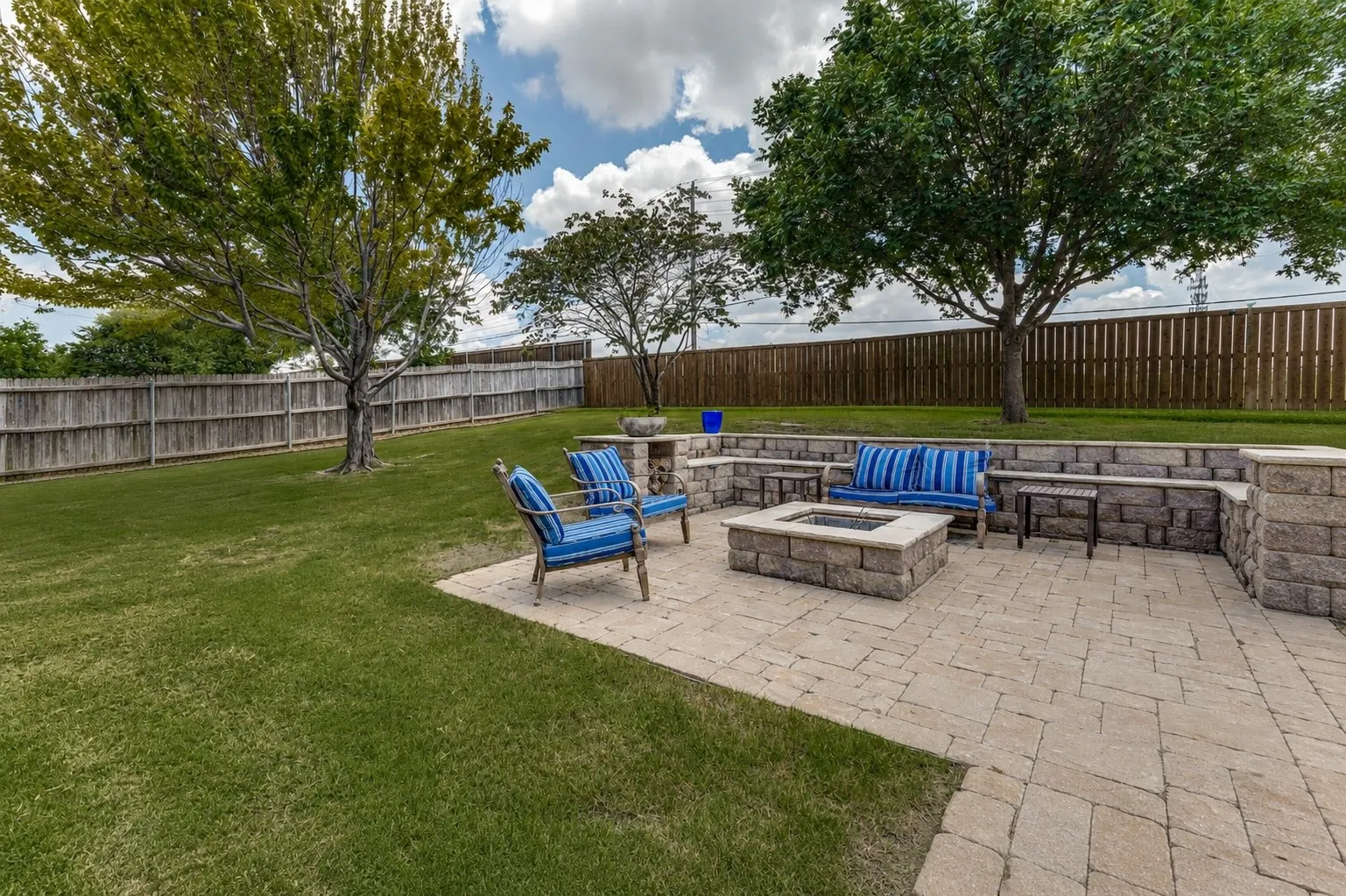 Single Family Residence For Sale in Tarrant County , 229 Arbor Lane, Haslet, Texas 76052, 4 Bedroom, 4 Bathroom, 3 Garage spaces, 3,377 Sqft, built in 2005, mls#21303019, Real Estate Agent in Haslet, Homes For Sale in Tarrant county, Homes For Sale in Haslet, Realtor in Haslet Texas, Real Estate Brokerage Independent Realty Texas, Luminita Cordes Realtor