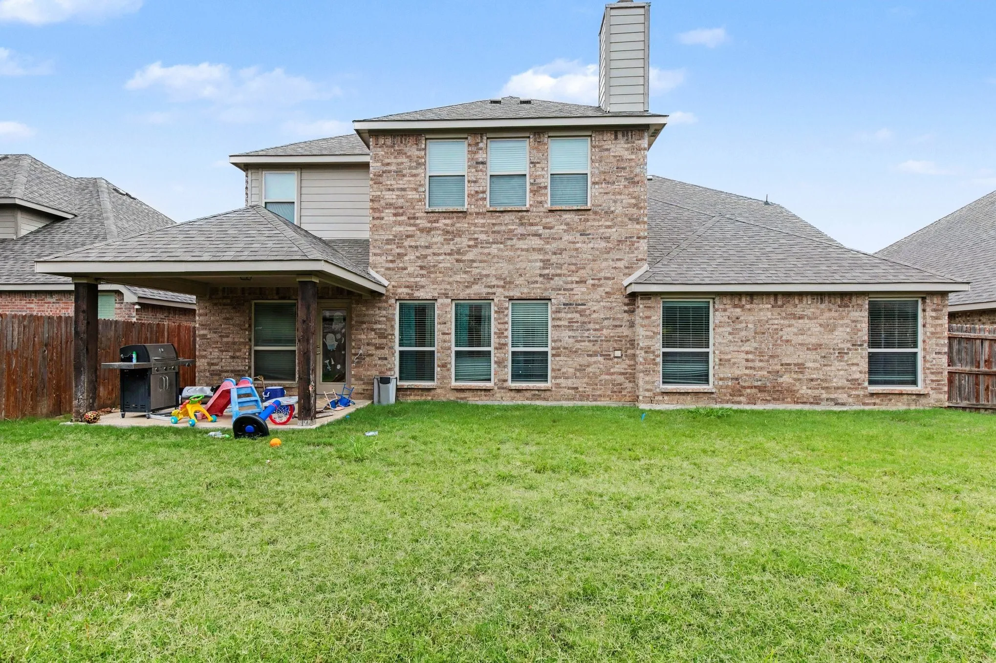 Single Family Residence For Sale in Johnson County , 233 Hawks Ridge Trail, Burleson, Texas 76028, 4 Bedroom, 3 Bathroom, 2 Garage spaces, 3,385 Sqft, built in 2014, mls#21303709, Real Estate Agent in Burleson, Homes For Sale in Johnson county, Homes For Sale in Burleson, Realtor in Burleson Texas, Real Estate Brokerage Independent Realty Texas, Luminita Cordes Realtor