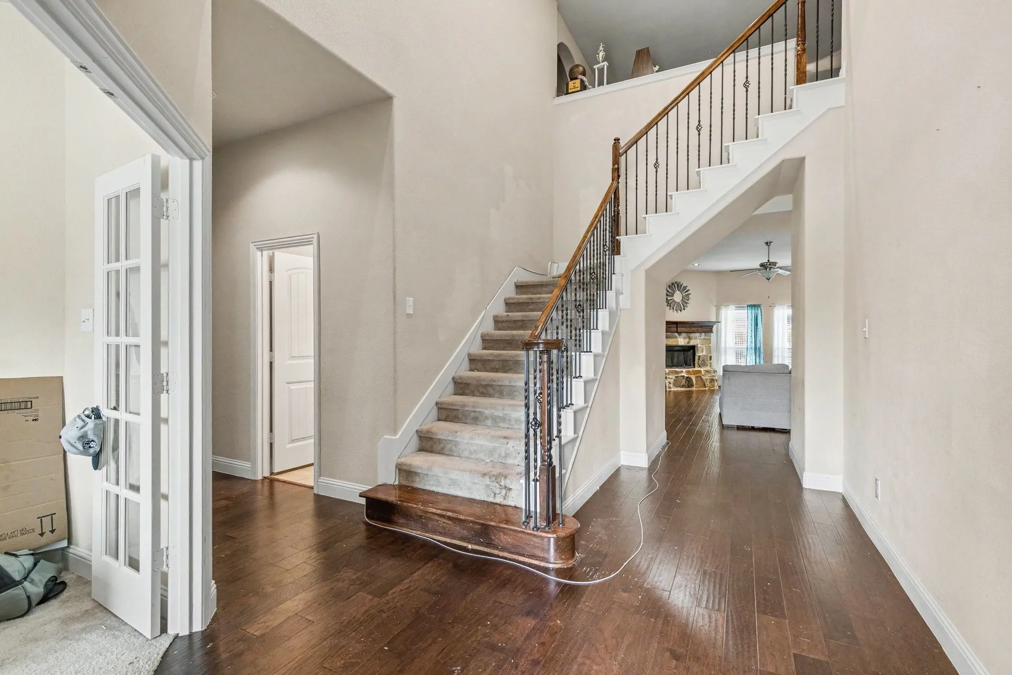 Single Family Residence For Sale in Johnson County , 233 Hawks Ridge Trail, Burleson, Texas 76028, 4 Bedroom, 3 Bathroom, 2 Garage spaces, 3,385 Sqft, built in 2014, mls#21303709, Real Estate Agent in Burleson, Homes For Sale in Johnson county, Homes For Sale in Burleson, Realtor in Burleson Texas, Real Estate Brokerage Independent Realty Texas, Luminita Cordes Realtor
