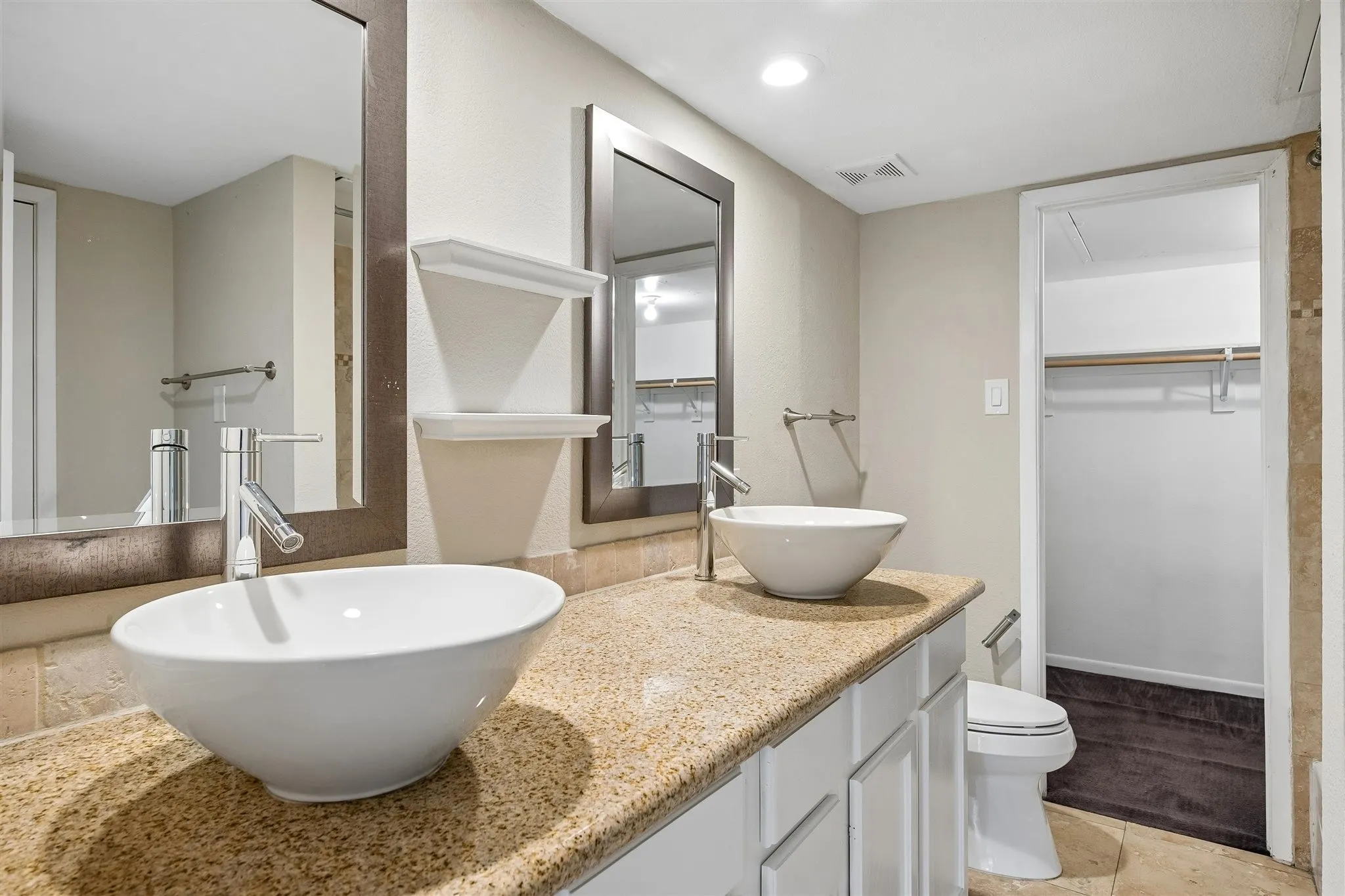 Dual sinks