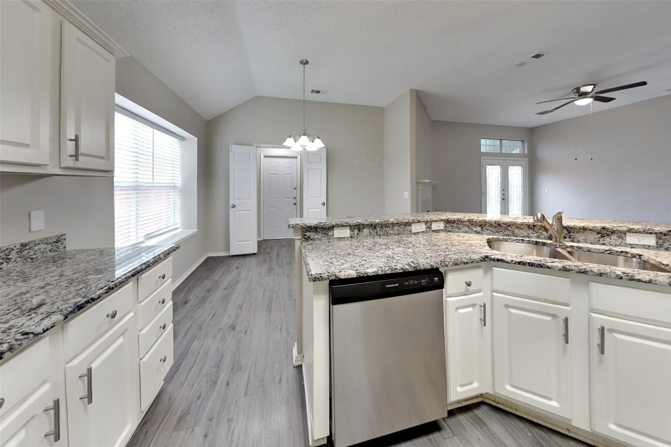 Single Family Residence For Rent in Collin County , 7411 Sonoma Valley Drive, Frisco, Texas 75035, 3 Bedroom, 2 Bathroom, 2 Garage spaces, 1,705 Sqft, built in 1998, mls#21305746, Real Estate Agent in Frisco, Homes For Rent in Collin county, Homes For Rent in Frisco, Realtor in Frisco Texas, Real Estate Brokerage Independent Realty Texas, Luminita Cordes Realtor