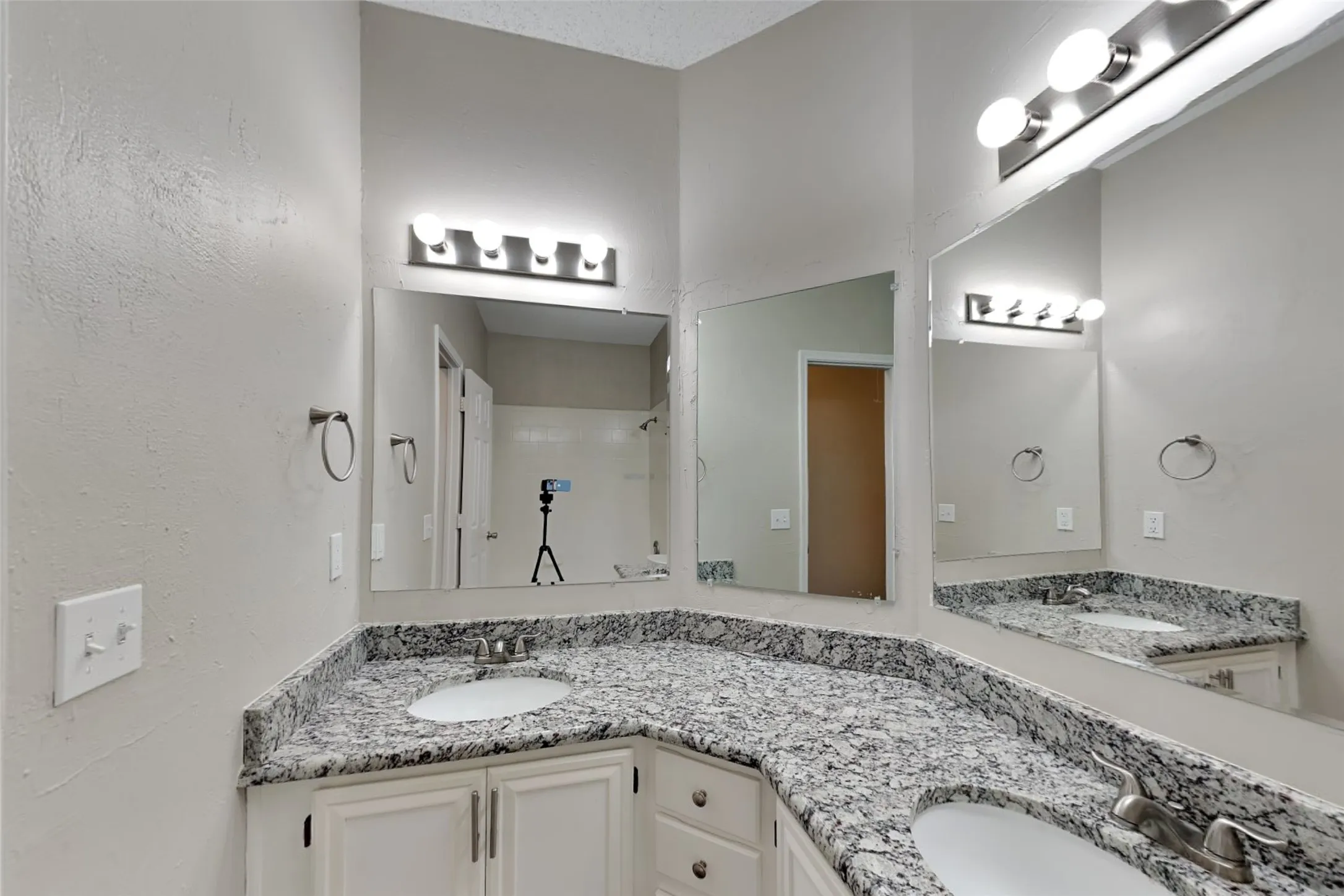 Single Family Residence For Rent in Collin County , 7411 Sonoma Valley Drive, Frisco, Texas 75035, 3 Bedroom, 2 Bathroom, 2 Garage spaces, 1,705 Sqft, built in 1998, mls#21305746, Real Estate Agent in Frisco, Homes For Rent in Collin county, Homes For Rent in Frisco, Realtor in Frisco Texas, Real Estate Brokerage Independent Realty Texas, Luminita Cordes Realtor