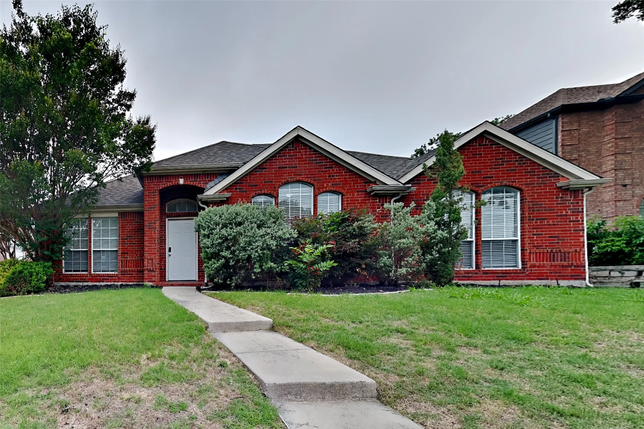 Single Family Residence For Rent in Collin County , 7411 Sonoma Valley Drive, Frisco, Texas 75035, 3 Bedroom, 2 Bathroom, 2 Garage spaces, 1,705 Sqft, built in 1998, mls#21305746, Real Estate Agent in Frisco, Homes For Rent in Collin county, Homes For Rent in Frisco, Realtor in Frisco Texas, Real Estate Brokerage Independent Realty Texas, Luminita Cordes Realtor
