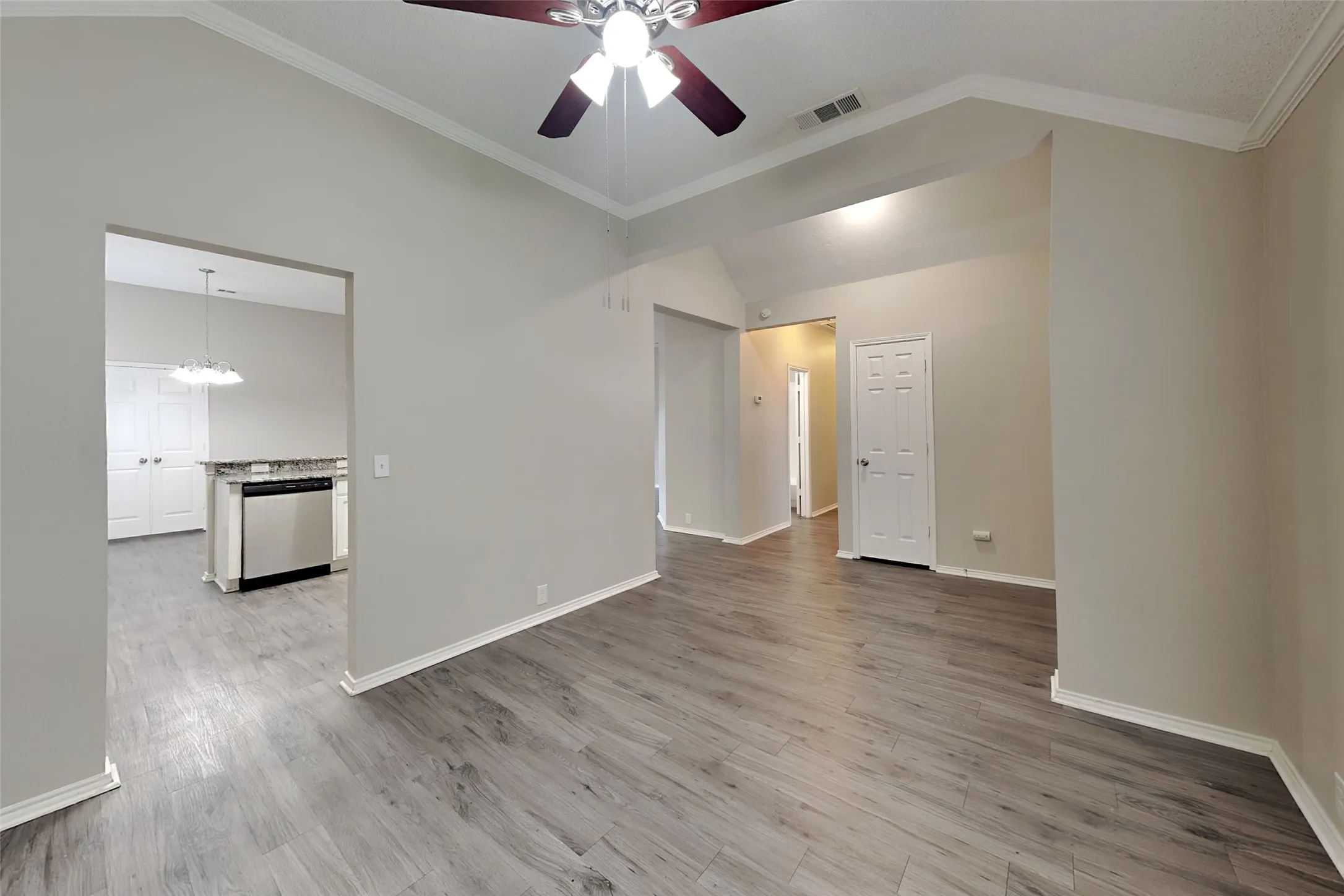 Single Family Residence For Rent in Collin County , 7411 Sonoma Valley Drive, Frisco, Texas 75035, 3 Bedroom, 2 Bathroom, 2 Garage spaces, 1,705 Sqft, built in 1998, mls#21305746, Real Estate Agent in Frisco, Homes For Rent in Collin county, Homes For Rent in Frisco, Realtor in Frisco Texas, Real Estate Brokerage Independent Realty Texas, Luminita Cordes Realtor