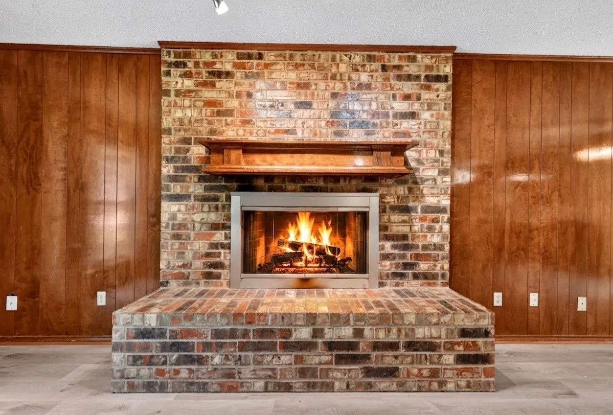 Single Family Residence For Sale in Tarrant County , 3905 Palomino Drive, Benbrook, Texas 76116, 3 Bedroom, 2 Bathroom, Garage spaces, 1,796 Sqft, built in 1979, mls#21299194, Real Estate Agent in Benbrook, Homes For Sale in Tarrant county, Homes For Sale in Benbrook, Realtor in Benbrook Texas, Real Estate Brokerage Independent Realty Texas, Luminita Cordes Realtor