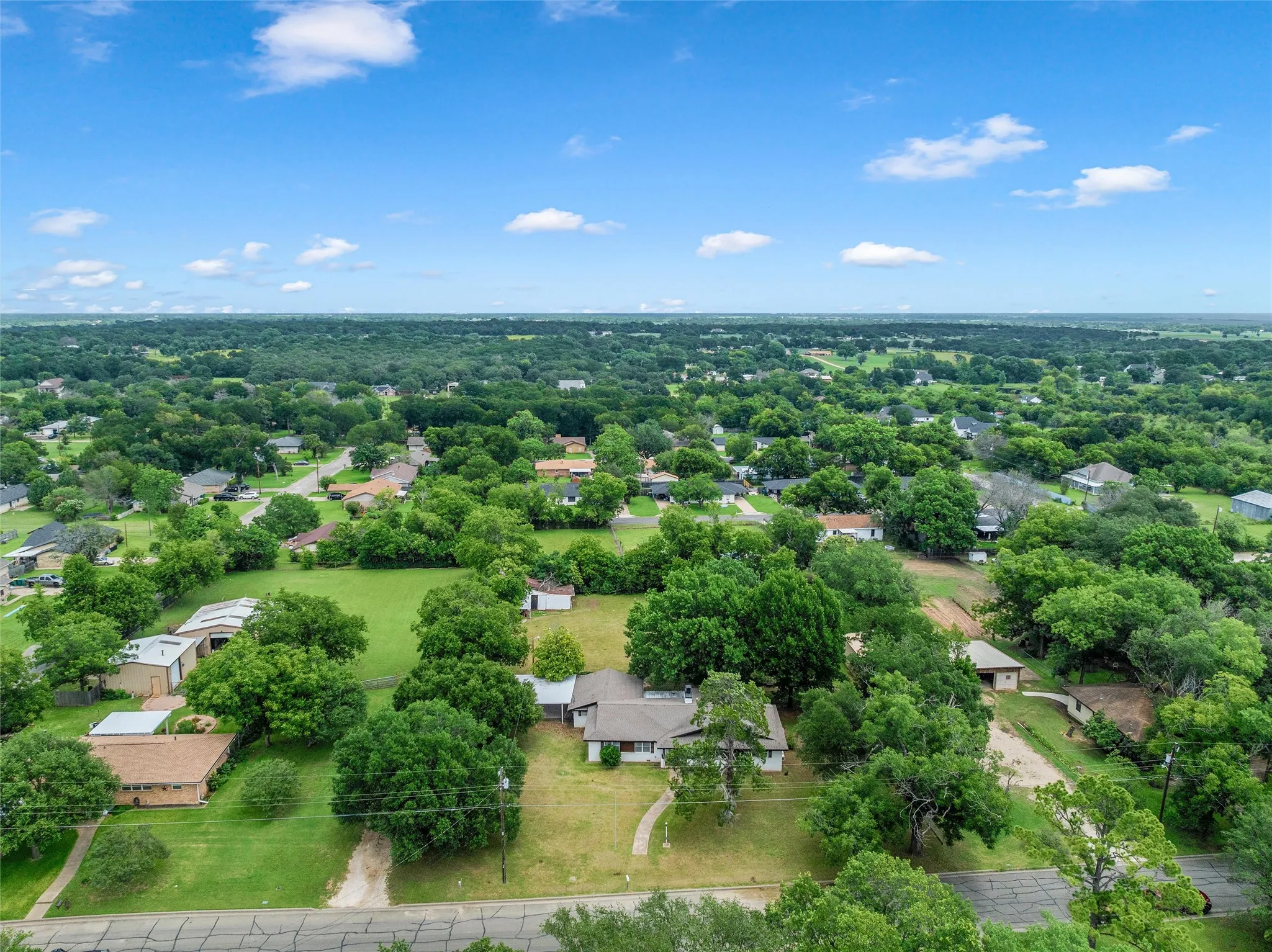Single Family Residence For Sale in Mc Lennan County , 600 S Andrews Drive, Robinson, Texas 76706, 3 Bedroom, 3 Bathroom, Garage spaces, 2,378 Sqft, built in 1973, mls#21296264, Real Estate Agent in Robinson, Homes For Sale in Mc Lennan county, Homes For Sale in Robinson, Realtor in Robinson Texas, Real Estate Brokerage Independent Realty Texas, Luminita Cordes Realtor