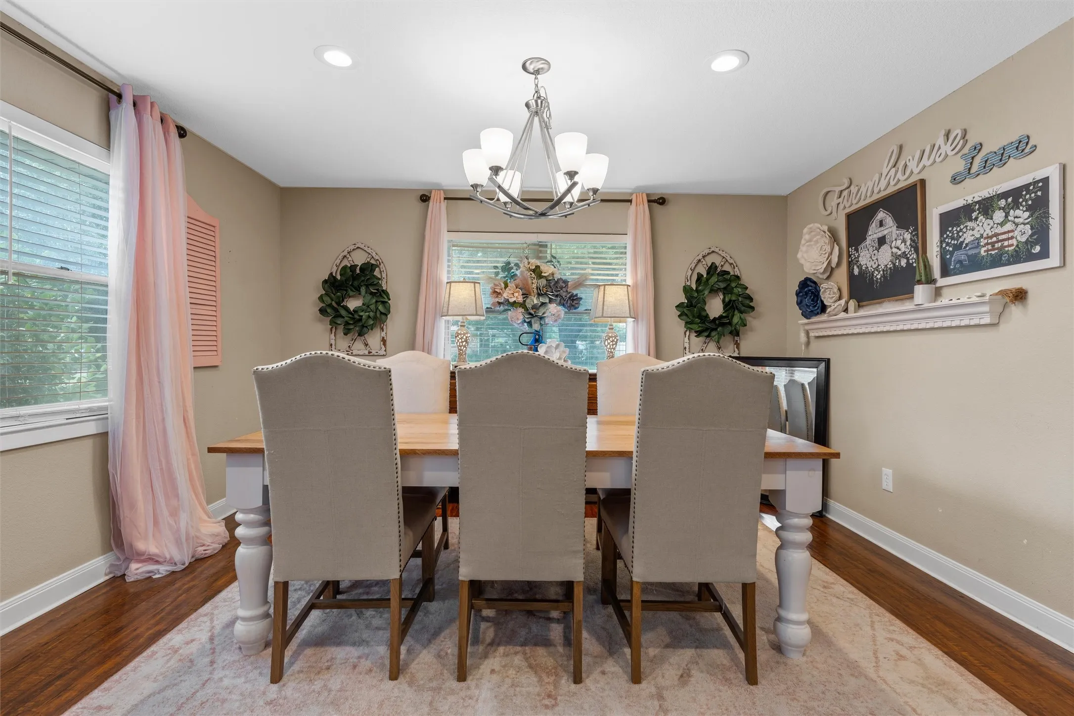 Single Family Residence For Sale in Mc Lennan County , 600 S Andrews Drive, Robinson, Texas 76706, 3 Bedroom, 3 Bathroom, Garage spaces, 2,378 Sqft, built in 1973, mls#21296264, Real Estate Agent in Robinson, Homes For Sale in Mc Lennan county, Homes For Sale in Robinson, Realtor in Robinson Texas, Real Estate Brokerage Independent Realty Texas, Luminita Cordes Realtor