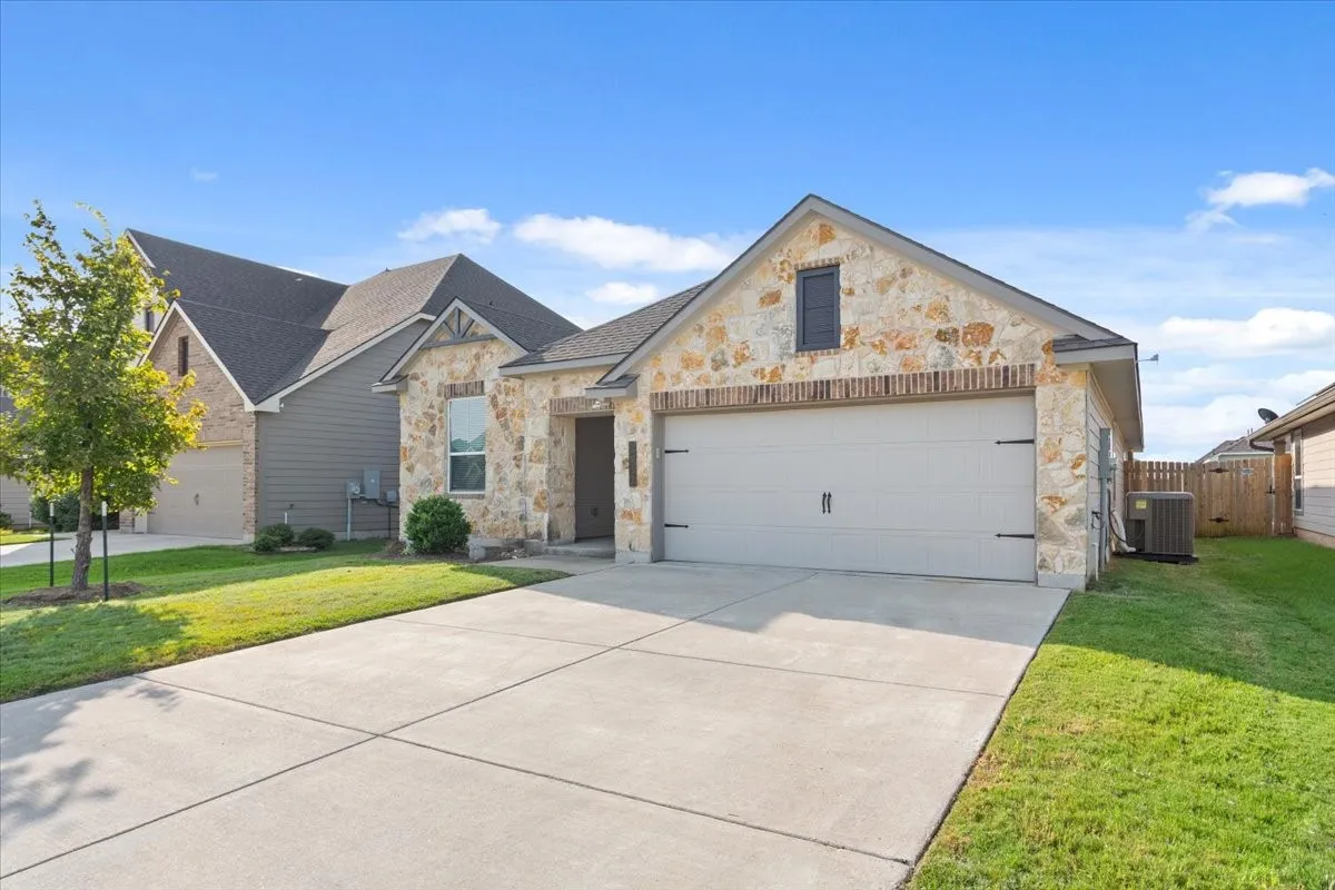 Single Family Residence For Sale in Mc Lennan County , 3613 Beutel Road, Waco, Texas 76655, 4 Bedroom, 3 Bathroom, 2 Garage spaces, 1,967 Sqft, built in 2022, mls#21304198, Real Estate Agent in Waco, Homes For Sale in Mc Lennan county, Homes For Sale in Waco, Realtor in Waco Texas, Real Estate Brokerage Independent Realty Texas, Luminita Cordes Realtor