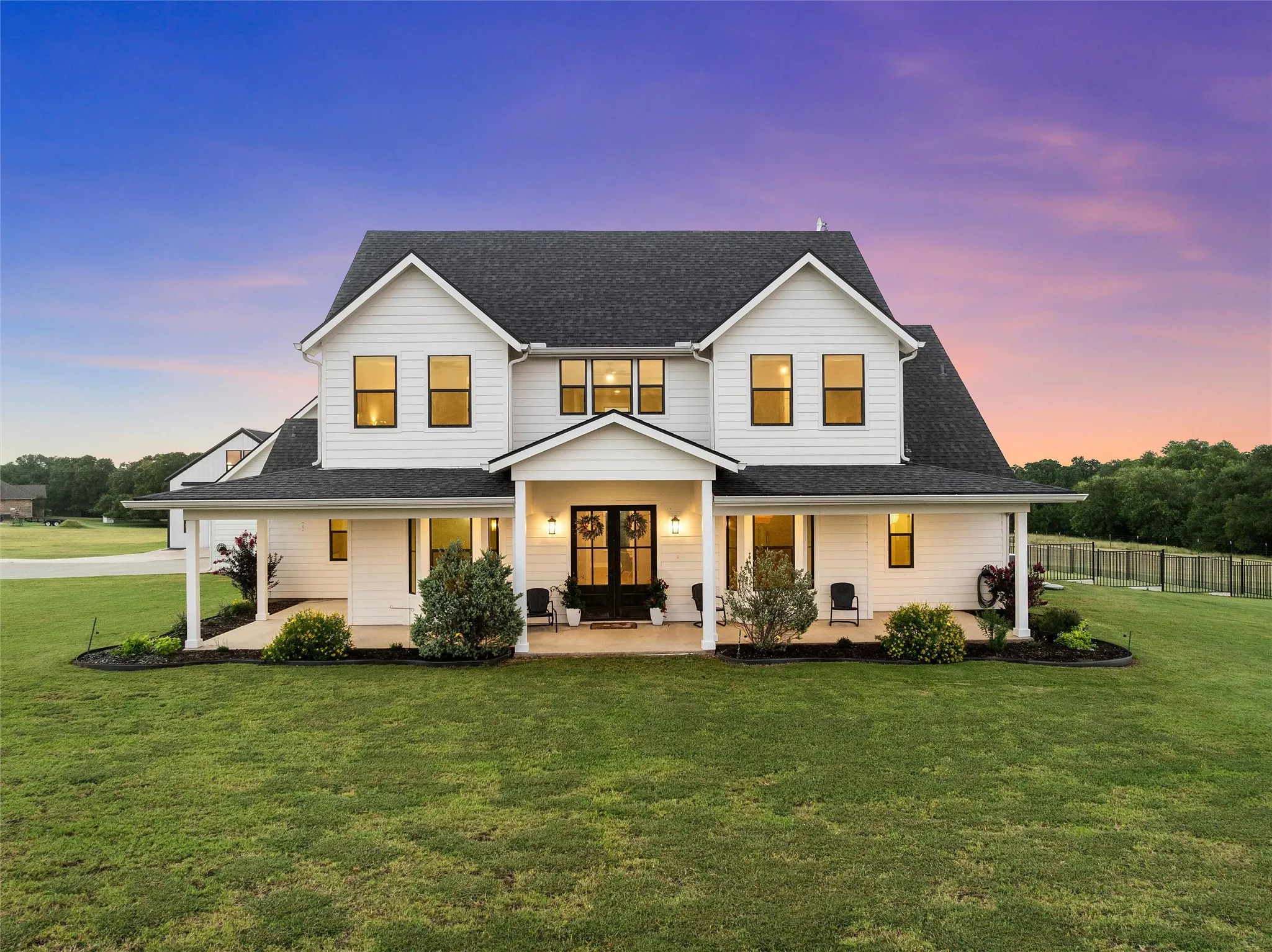 Single Family Residence For Sale in Mc Lennan County , 252 Austin Hines Drive, China Spring, Texas 76633, 4 Bedroom, 4 Bathroom, 2 Garage spaces, 3,692 Sqft, built in 2017, mls#21305076, Real Estate Agent in China Spring, Homes For Sale in Mc Lennan county, Homes For Sale in China Spring, Realtor in China Spring Texas, Real Estate Brokerage Independent Realty Texas, Luminita Cordes Realtor
