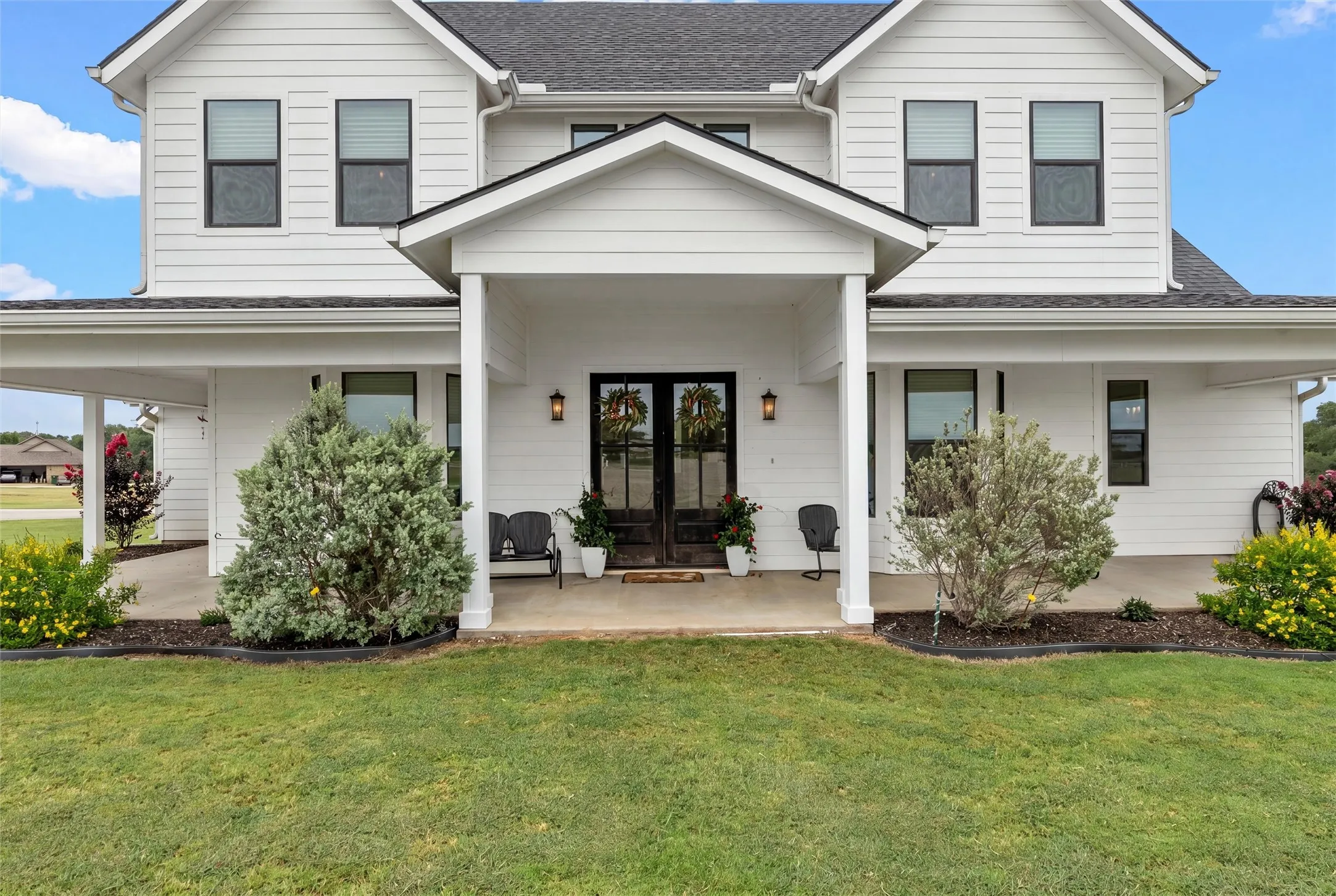 Single Family Residence For Sale in Mc Lennan County , 252 Austin Hines Drive, China Spring, Texas 76633, 4 Bedroom, 4 Bathroom, 2 Garage spaces, 3,692 Sqft, built in 2017, mls#21305076, Real Estate Agent in China Spring, Homes For Sale in Mc Lennan county, Homes For Sale in China Spring, Realtor in China Spring Texas, Real Estate Brokerage Independent Realty Texas, Luminita Cordes Realtor