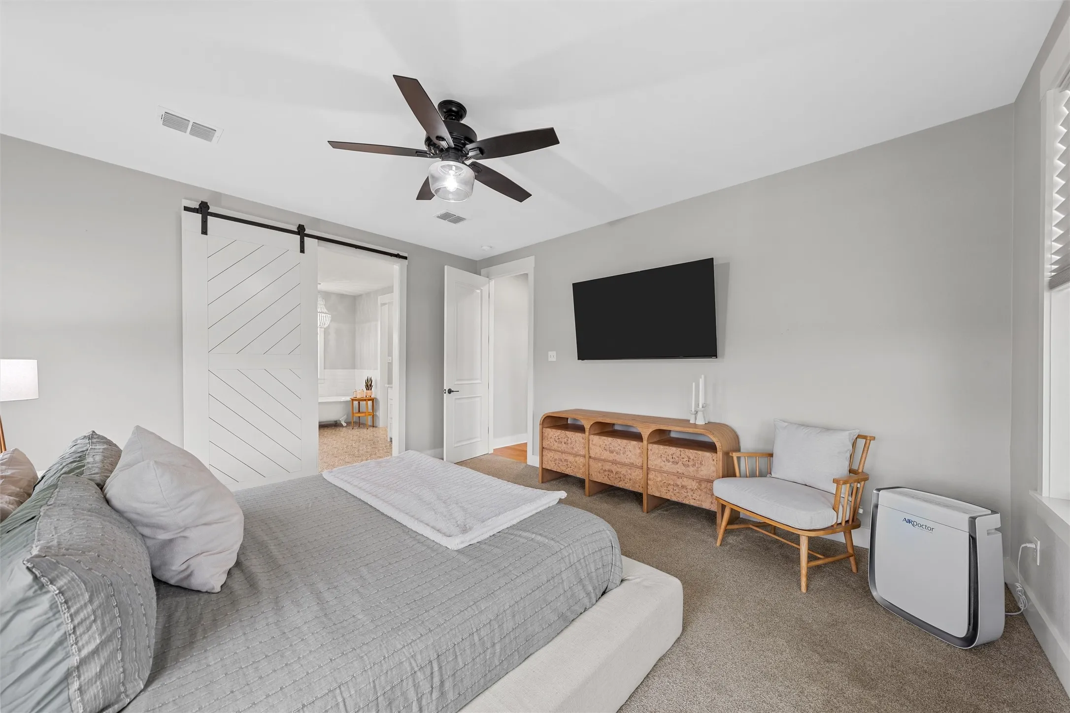Single Family Residence For Sale in Mc Lennan County , 252 Austin Hines Drive, China Spring, Texas 76633, 4 Bedroom, 4 Bathroom, 2 Garage spaces, 3,692 Sqft, built in 2017, mls#21305076, Real Estate Agent in China Spring, Homes For Sale in Mc Lennan county, Homes For Sale in China Spring, Realtor in China Spring Texas, Real Estate Brokerage Independent Realty Texas, Luminita Cordes Realtor