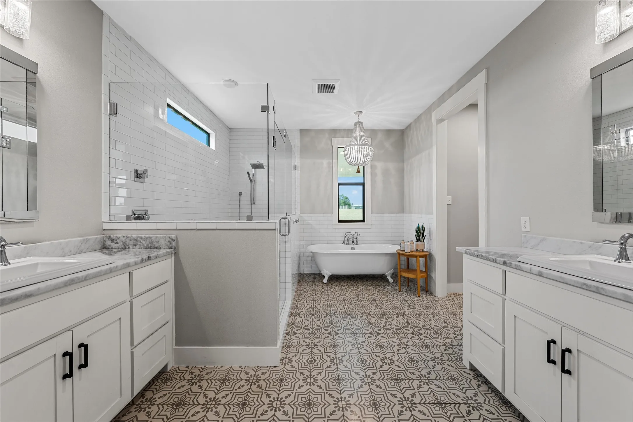 Single Family Residence For Sale in Mc Lennan County , 252 Austin Hines Drive, China Spring, Texas 76633, 4 Bedroom, 4 Bathroom, 2 Garage spaces, 3,692 Sqft, built in 2017, mls#21305076, Real Estate Agent in China Spring, Homes For Sale in Mc Lennan county, Homes For Sale in China Spring, Realtor in China Spring Texas, Real Estate Brokerage Independent Realty Texas, Luminita Cordes Realtor