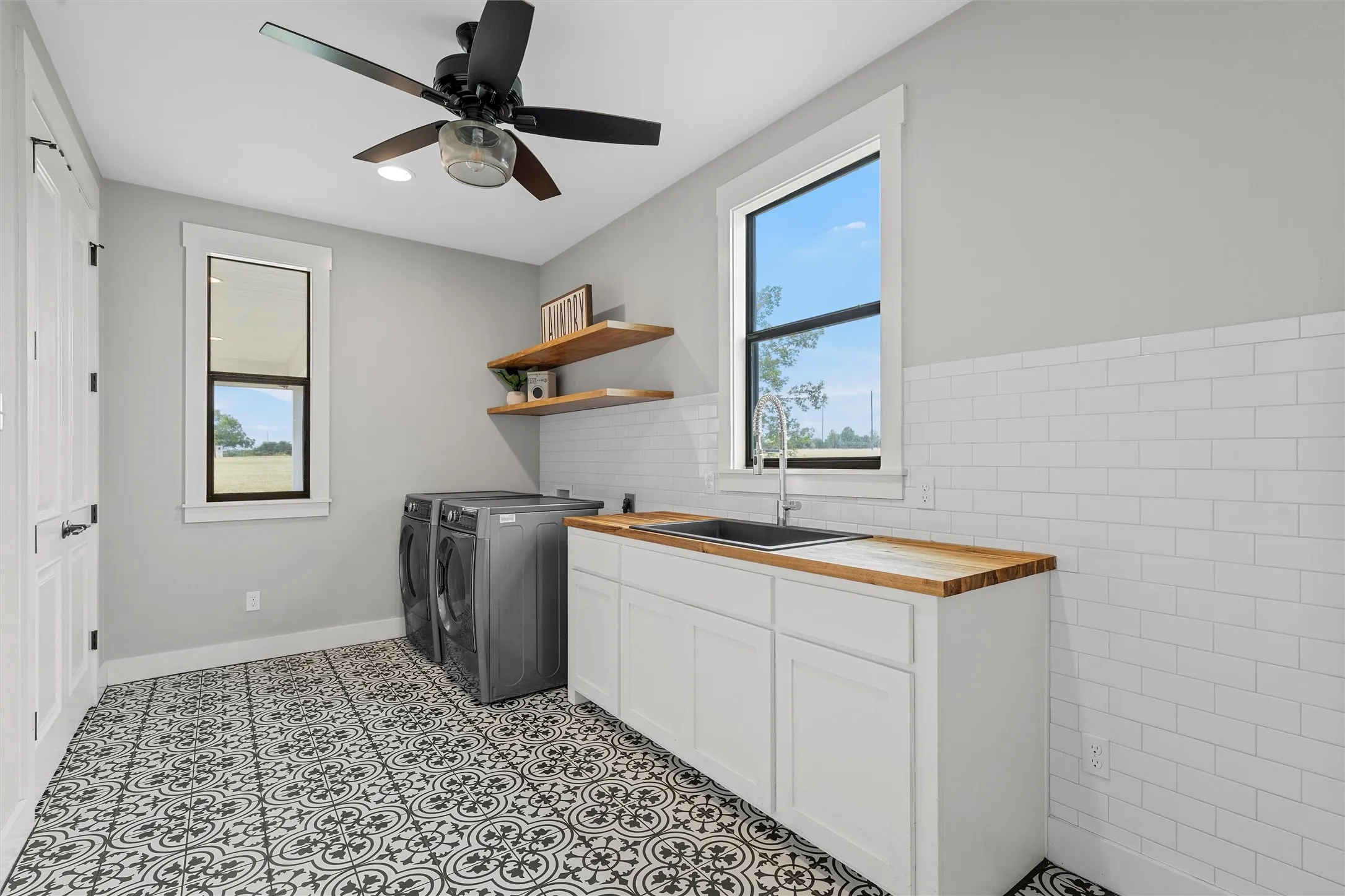 Single Family Residence For Sale in Mc Lennan County , 252 Austin Hines Drive, China Spring, Texas 76633, 4 Bedroom, 4 Bathroom, 2 Garage spaces, 3,692 Sqft, built in 2017, mls#21305076, Real Estate Agent in China Spring, Homes For Sale in Mc Lennan county, Homes For Sale in China Spring, Realtor in China Spring Texas, Real Estate Brokerage Independent Realty Texas, Luminita Cordes Realtor