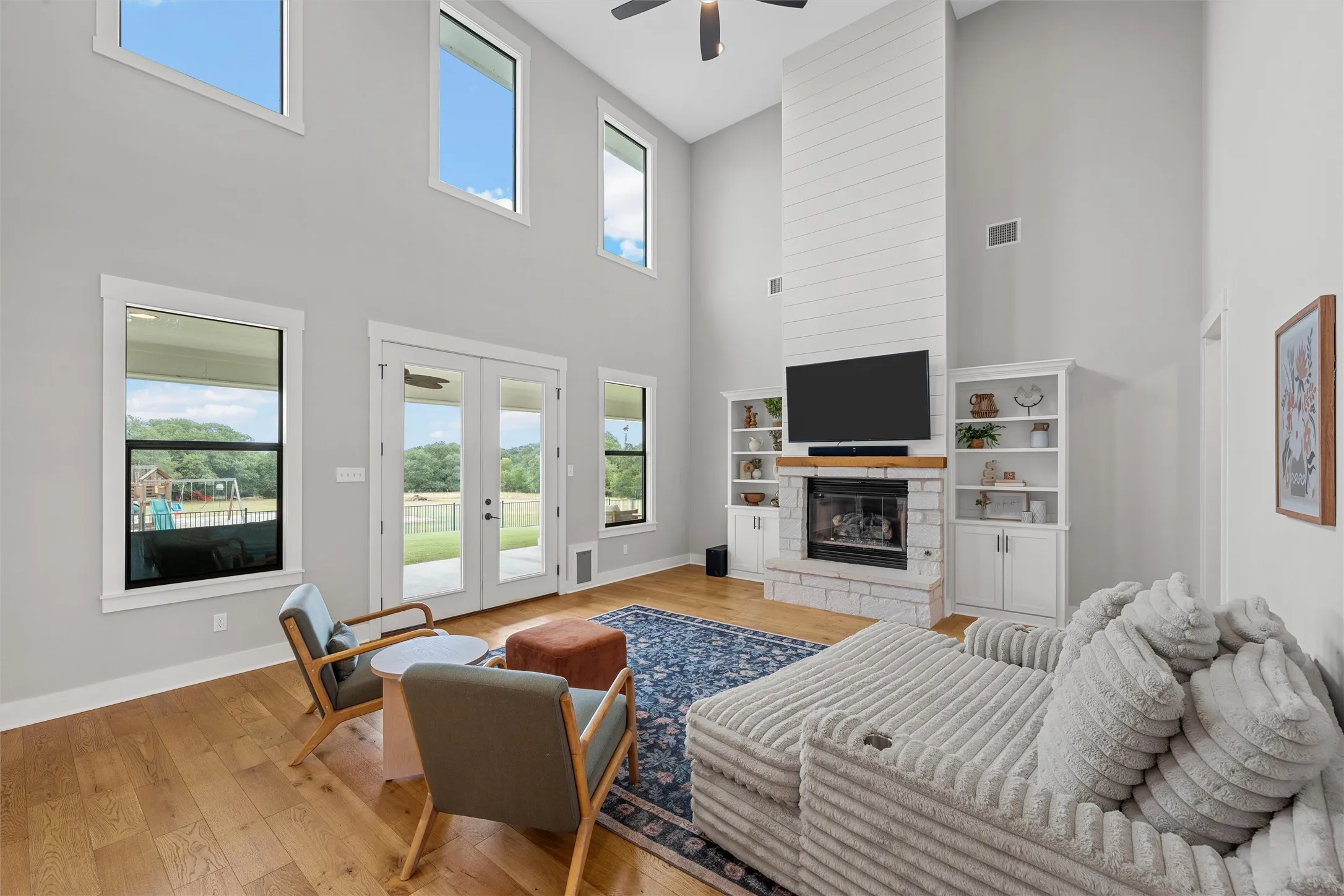 Single Family Residence For Sale in Mc Lennan County , 252 Austin Hines Drive, China Spring, Texas 76633, 4 Bedroom, 4 Bathroom, 2 Garage spaces, 3,692 Sqft, built in 2017, mls#21305076, Real Estate Agent in China Spring, Homes For Sale in Mc Lennan county, Homes For Sale in China Spring, Realtor in China Spring Texas, Real Estate Brokerage Independent Realty Texas, Luminita Cordes Realtor