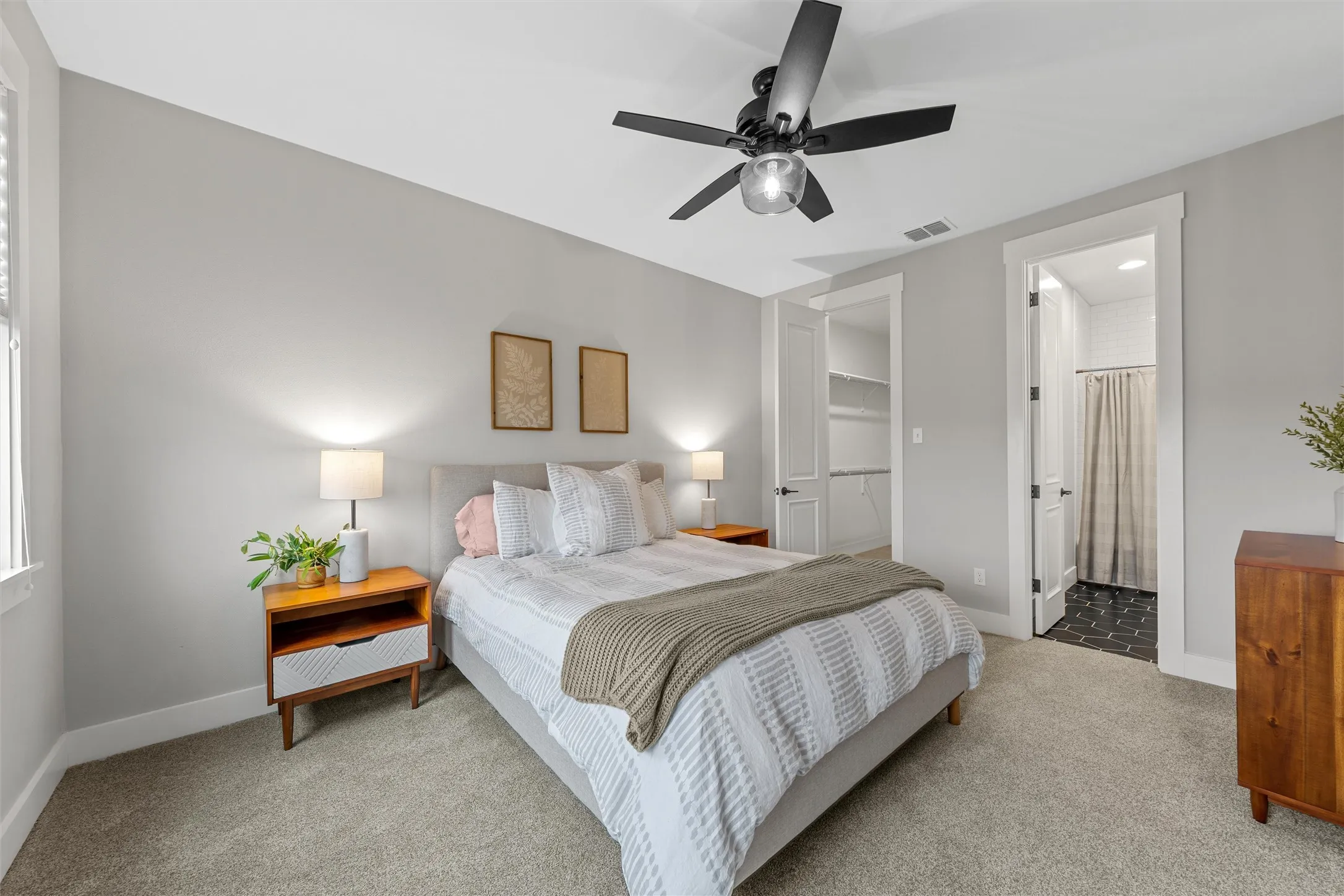 Single Family Residence For Sale in Mc Lennan County , 252 Austin Hines Drive, China Spring, Texas 76633, 4 Bedroom, 4 Bathroom, 2 Garage spaces, 3,692 Sqft, built in 2017, mls#21305076, Real Estate Agent in China Spring, Homes For Sale in Mc Lennan county, Homes For Sale in China Spring, Realtor in China Spring Texas, Real Estate Brokerage Independent Realty Texas, Luminita Cordes Realtor