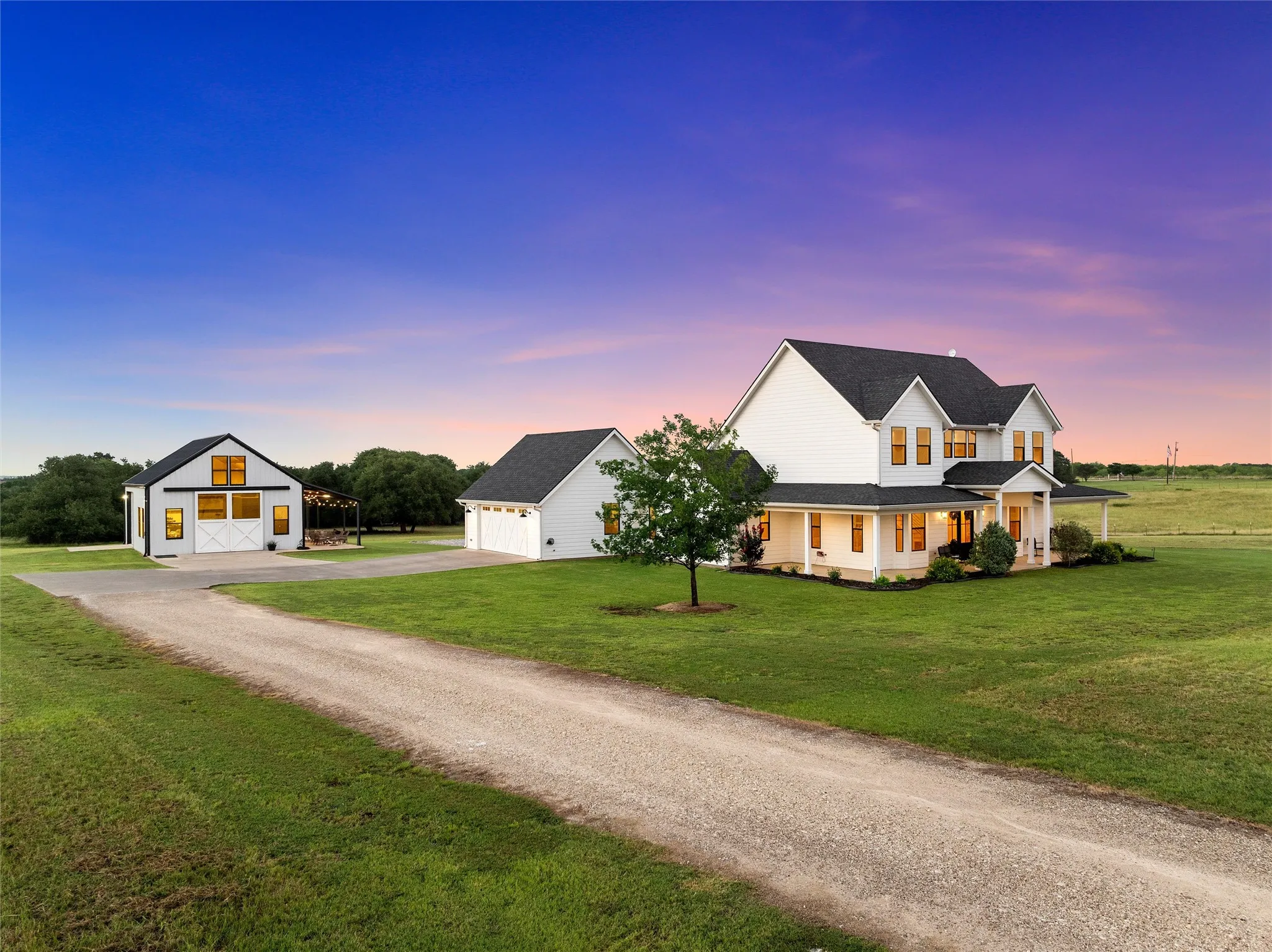 Single Family Residence For Sale in Mc Lennan County , 252 Austin Hines Drive, China Spring, Texas 76633, 4 Bedroom, 4 Bathroom, 2 Garage spaces, 3,692 Sqft, built in 2017, mls#21305076, Real Estate Agent in China Spring, Homes For Sale in Mc Lennan county, Homes For Sale in China Spring, Realtor in China Spring Texas, Real Estate Brokerage Independent Realty Texas, Luminita Cordes Realtor