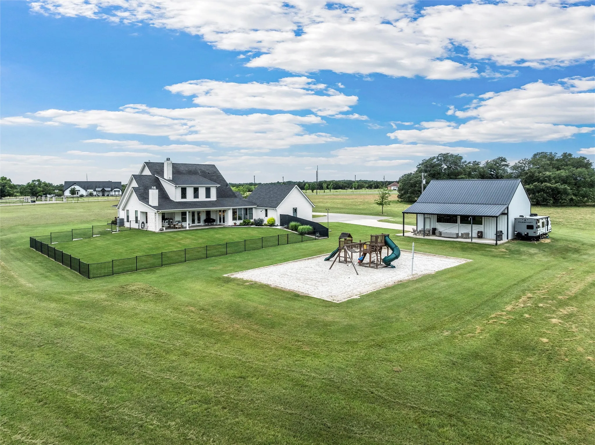 Single Family Residence For Sale in Mc Lennan County , 252 Austin Hines Drive, China Spring, Texas 76633, 4 Bedroom, 4 Bathroom, 2 Garage spaces, 3,692 Sqft, built in 2017, mls#21305076, Real Estate Agent in China Spring, Homes For Sale in Mc Lennan county, Homes For Sale in China Spring, Realtor in China Spring Texas, Real Estate Brokerage Independent Realty Texas, Luminita Cordes Realtor