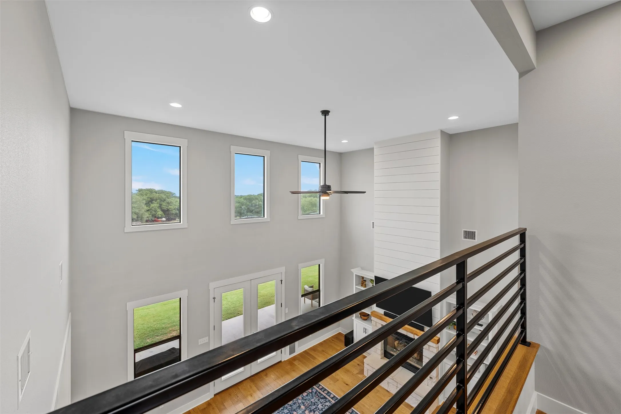 Single Family Residence For Sale in Mc Lennan County , 252 Austin Hines Drive, China Spring, Texas 76633, 4 Bedroom, 4 Bathroom, 2 Garage spaces, 3,692 Sqft, built in 2017, mls#21305076, Real Estate Agent in China Spring, Homes For Sale in Mc Lennan county, Homes For Sale in China Spring, Realtor in China Spring Texas, Real Estate Brokerage Independent Realty Texas, Luminita Cordes Realtor