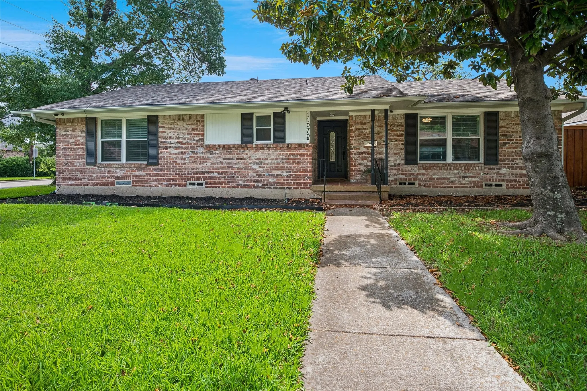 Single Family Residence For Sale in Dallas County , 11070 Delford Circle, Dallas, Texas 75228, 3 Bedroom, 2 Bathroom, 1 Garage spaces, 1,794 Sqft, built in 1958, mls#21305023, Real Estate Agent in Dallas, Homes For Sale in Dallas county, Homes For Sale in Dallas, Realtor in Dallas Texas, Real Estate Brokerage Independent Realty Texas, Luminita Cordes Realtor