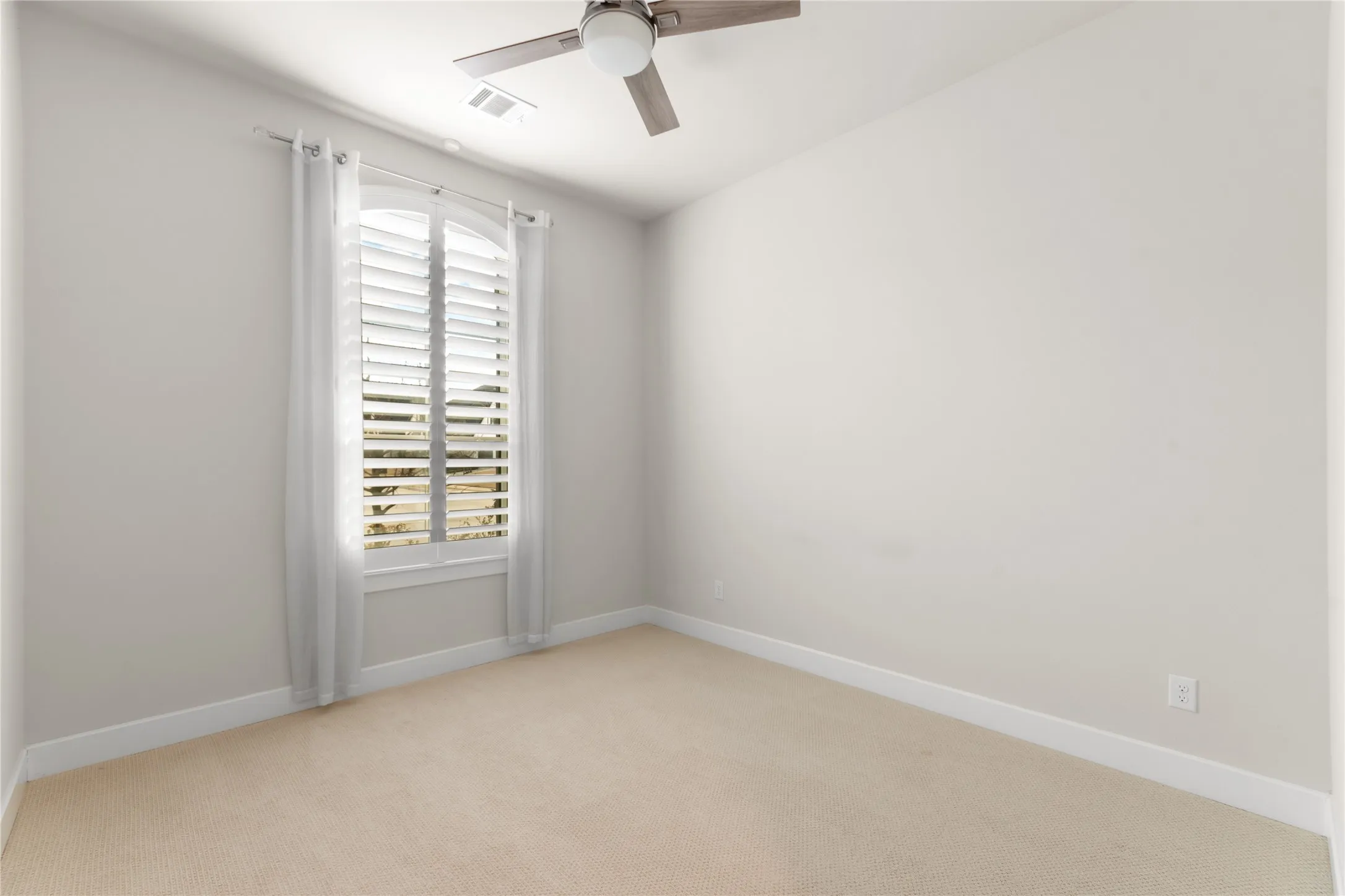 Single Family Residence For Sale in Collin County , 3525 Dancer Road, Celina, Texas 75009, 4 Bedroom, 5 Bathroom, 3 Garage spaces, 3,725 Sqft, built in 2022, mls#21304446, Real Estate Agent in Celina, Homes For Sale in Collin county, Homes For Sale in Celina, Realtor in Celina Texas, Real Estate Brokerage Independent Realty Texas, Luminita Cordes Realtor