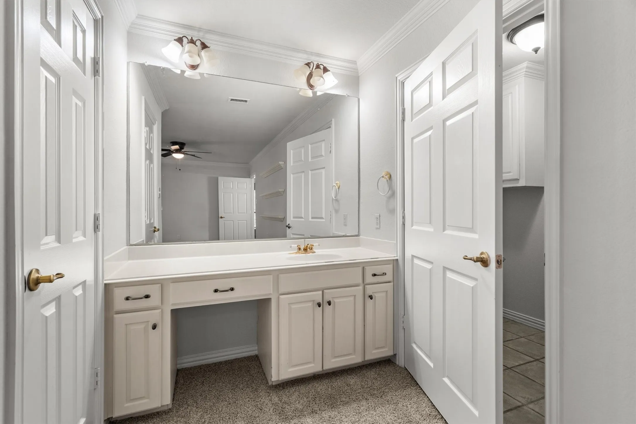 Single Family Residence For Sale in Tarrant County , 436 E Hill Street, Keller, Texas 76248, 3 Bedroom, 2 Bathroom, 2 Garage spaces, 1,371 Sqft, built in 1977, mls#21269021, Real Estate Agent in Keller, Homes For Sale in Tarrant county, Homes For Sale in Keller, Realtor in Keller Texas, Real Estate Brokerage Independent Realty Texas, Luminita Cordes Realtor