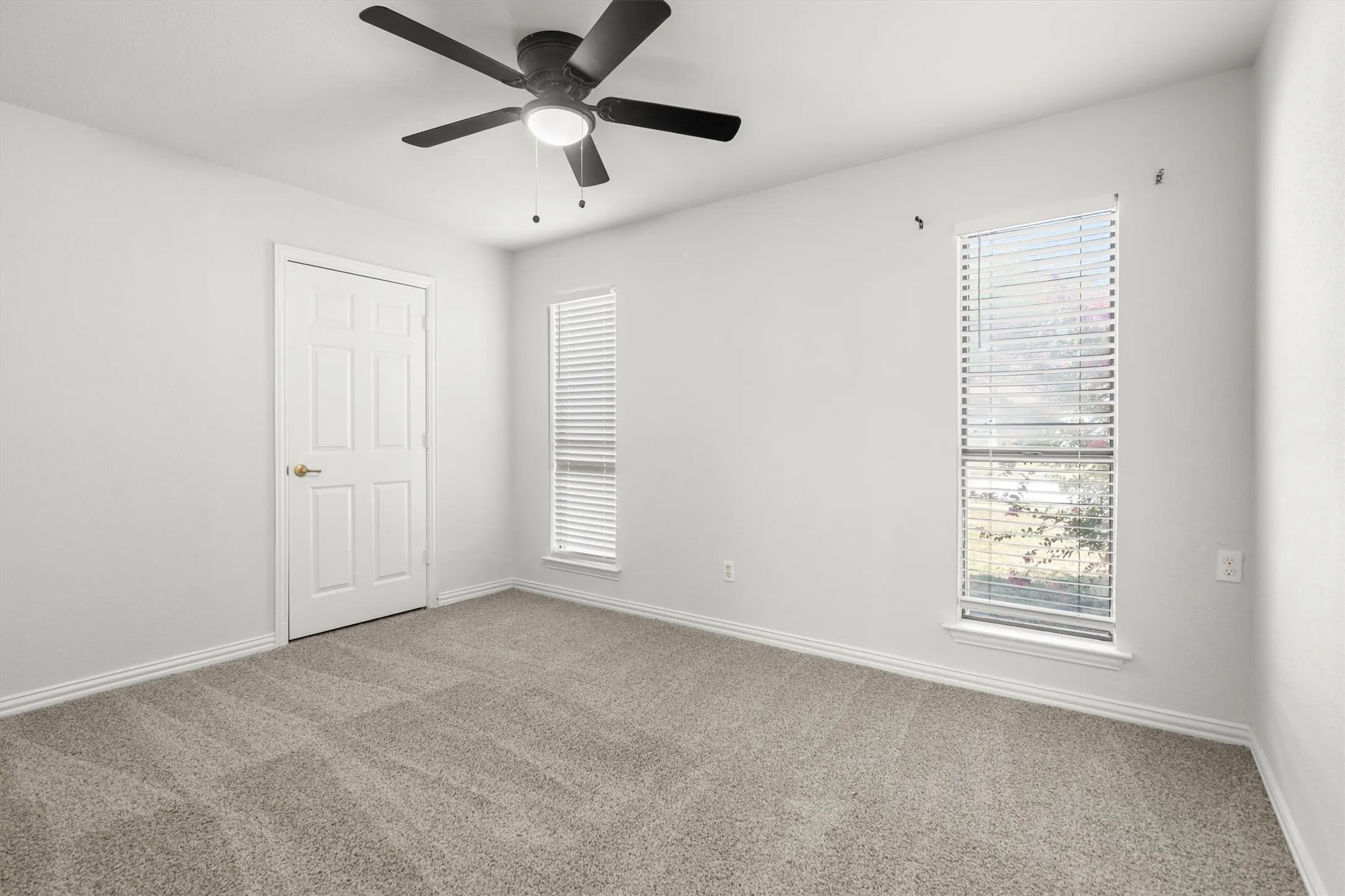 Single Family Residence For Sale in Tarrant County , 436 E Hill Street, Keller, Texas 76248, 3 Bedroom, 2 Bathroom, 2 Garage spaces, 1,371 Sqft, built in 1977, mls#21269021, Real Estate Agent in Keller, Homes For Sale in Tarrant county, Homes For Sale in Keller, Realtor in Keller Texas, Real Estate Brokerage Independent Realty Texas, Luminita Cordes Realtor