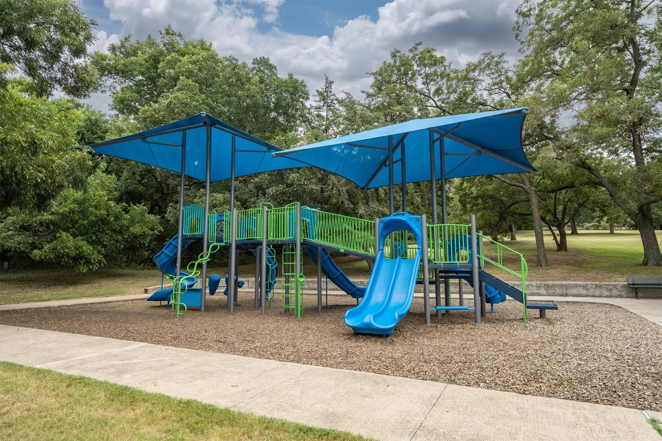 Single Family Residence For Sale in Tarrant County , 436 E Hill Street, Keller, Texas 76248, 3 Bedroom, 2 Bathroom, 2 Garage spaces, 1,371 Sqft, built in 1977, mls#21269021, Real Estate Agent in Keller, Homes For Sale in Tarrant county, Homes For Sale in Keller, Realtor in Keller Texas, Real Estate Brokerage Independent Realty Texas, Luminita Cordes Realtor