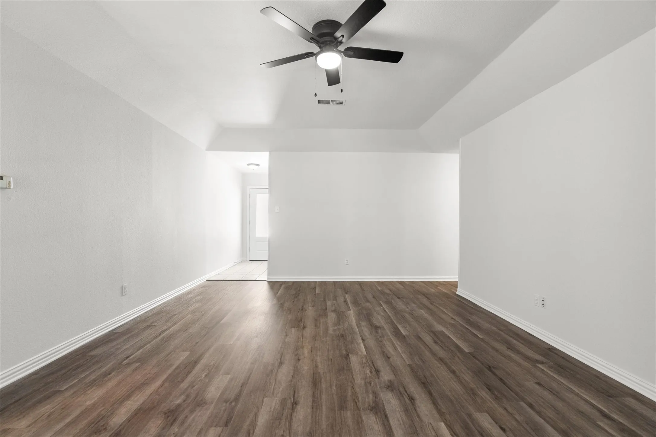 Single Family Residence For Sale in Tarrant County , 436 E Hill Street, Keller, Texas 76248, 3 Bedroom, 2 Bathroom, 2 Garage spaces, 1,371 Sqft, built in 1977, mls#21269021, Real Estate Agent in Keller, Homes For Sale in Tarrant county, Homes For Sale in Keller, Realtor in Keller Texas, Real Estate Brokerage Independent Realty Texas, Luminita Cordes Realtor