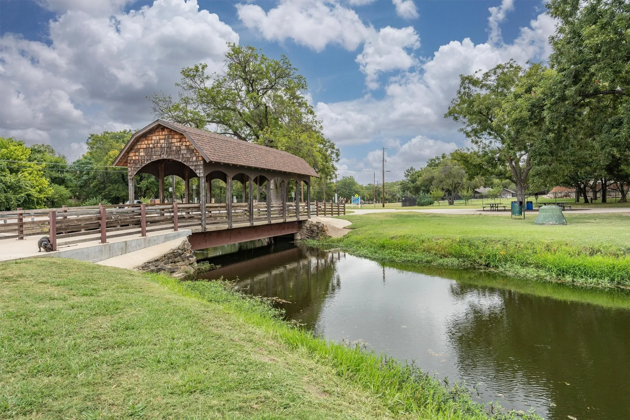 Single Family Residence For Sale in Tarrant County , 436 E Hill Street, Keller, Texas 76248, 3 Bedroom, 2 Bathroom, 2 Garage spaces, 1,371 Sqft, built in 1977, mls#21269021, Real Estate Agent in Keller, Homes For Sale in Tarrant county, Homes For Sale in Keller, Realtor in Keller Texas, Real Estate Brokerage Independent Realty Texas, Luminita Cordes Realtor