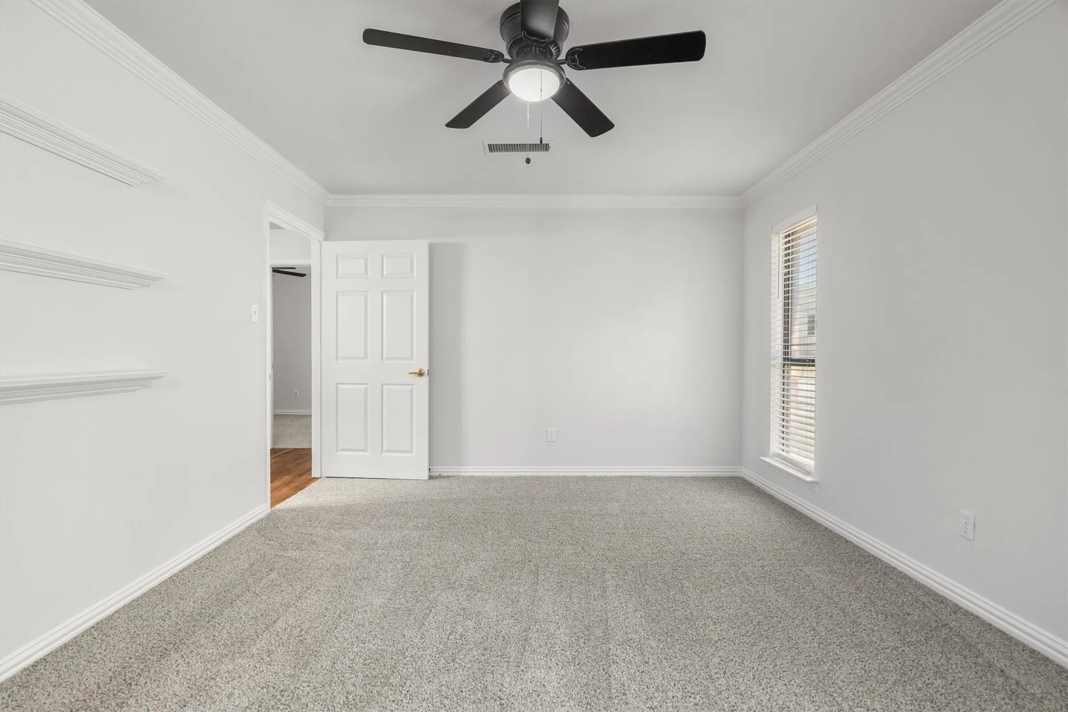 Single Family Residence For Sale in Tarrant County , 436 E Hill Street, Keller, Texas 76248, 3 Bedroom, 2 Bathroom, 2 Garage spaces, 1,371 Sqft, built in 1977, mls#21269021, Real Estate Agent in Keller, Homes For Sale in Tarrant county, Homes For Sale in Keller, Realtor in Keller Texas, Real Estate Brokerage Independent Realty Texas, Luminita Cordes Realtor