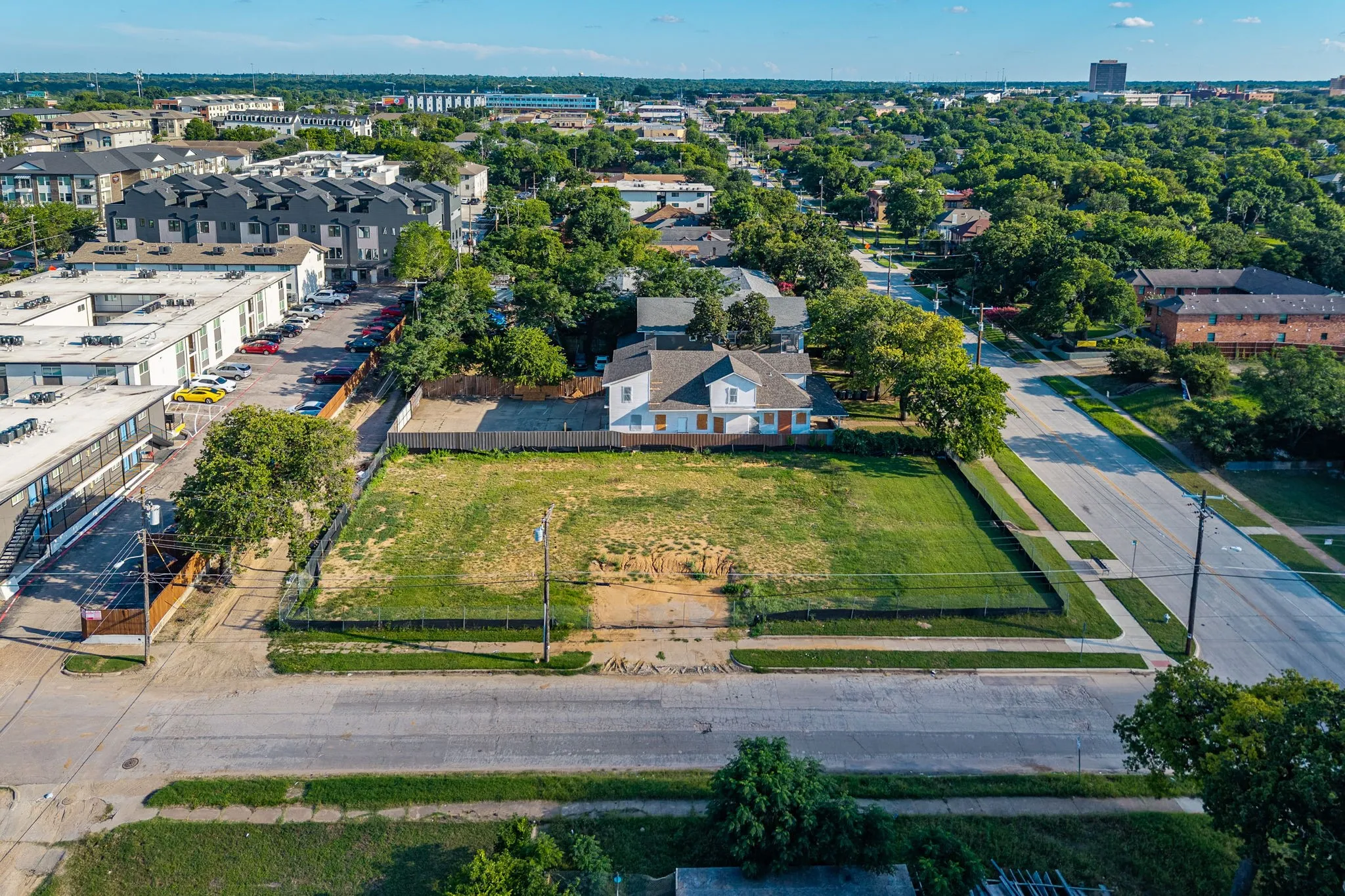 Unimproved Land For Sale in Dallas County , 722 N Marsalis Avenue, Dallas, Texas 75203, 0, 0, Garage spaces, 0 Sqft, built in 0, Price $699,000, mls#21305778, Real Estate Agent in Dallas, Homes For Sale in Dallas county, Homes For Sale in Dallas, Realtor in Dallas Texas, Real Estate Brokerage Independent Realty Texas, Luminita Cordes Realtor