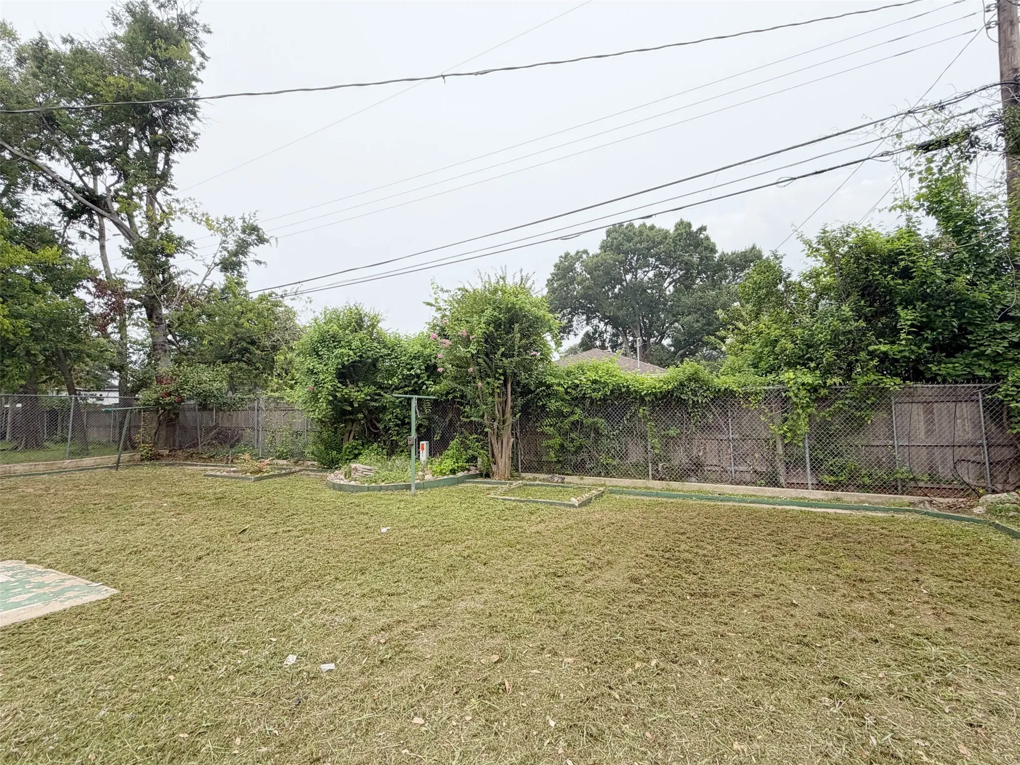Single Family Residence For Sale in Mc Lennan County , 4909 Loch Lomond Drive, Waco, Texas 76710, 3 Bedroom, 2 Bathroom, 2 Garage spaces, 1,775 Sqft, built in 1964, mls#21305294, Real Estate Agent in Waco, Homes For Sale in Mc Lennan county, Homes For Sale in Waco, Realtor in Waco Texas, Real Estate Brokerage Independent Realty Texas, Luminita Cordes Realtor