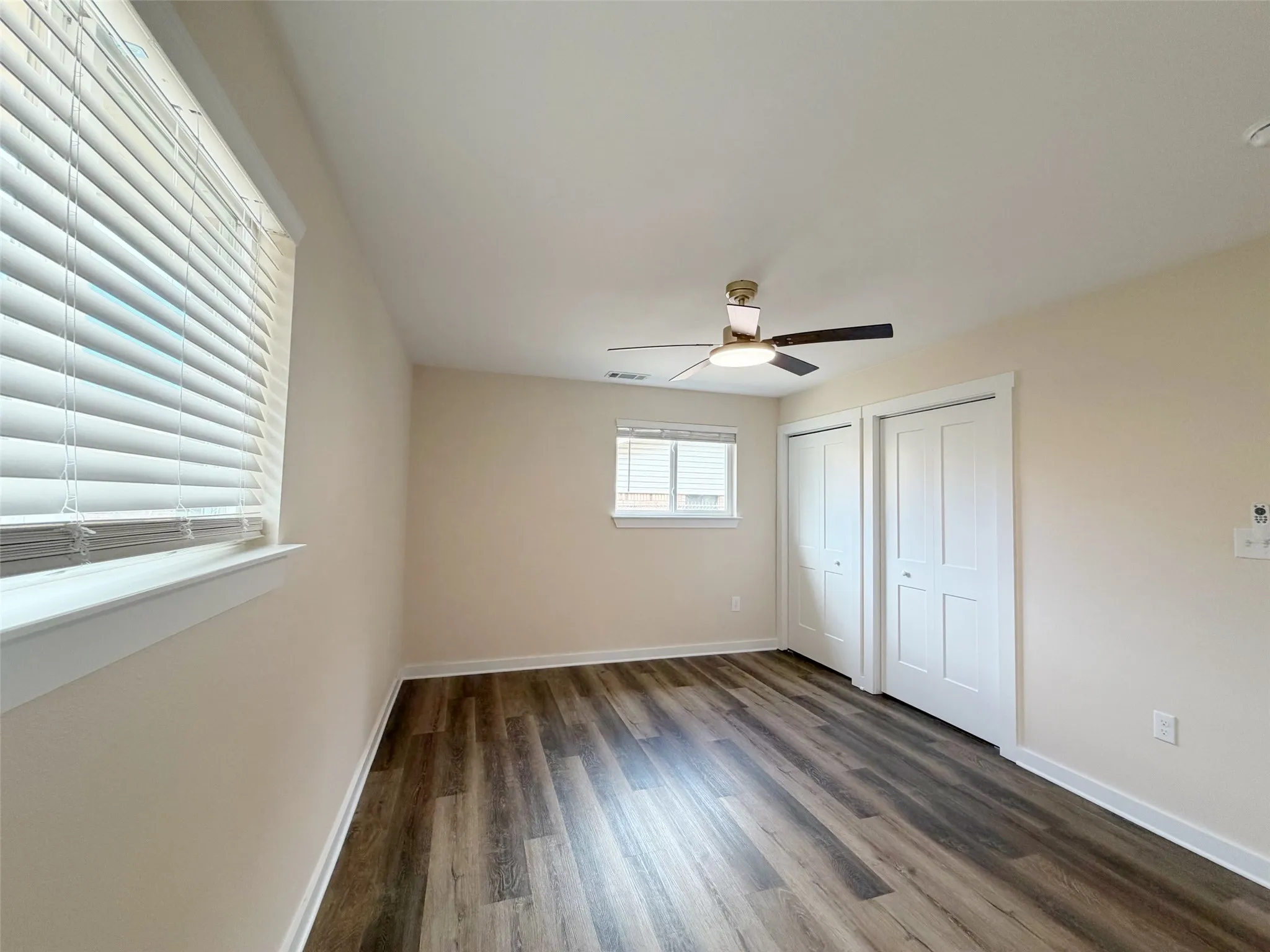 Single Family Residence For Sale in Mc Lennan County , 4909 Loch Lomond Drive, Waco, Texas 76710, 3 Bedroom, 2 Bathroom, 2 Garage spaces, 1,775 Sqft, built in 1964, mls#21305294, Real Estate Agent in Waco, Homes For Sale in Mc Lennan county, Homes For Sale in Waco, Realtor in Waco Texas, Real Estate Brokerage Independent Realty Texas, Luminita Cordes Realtor