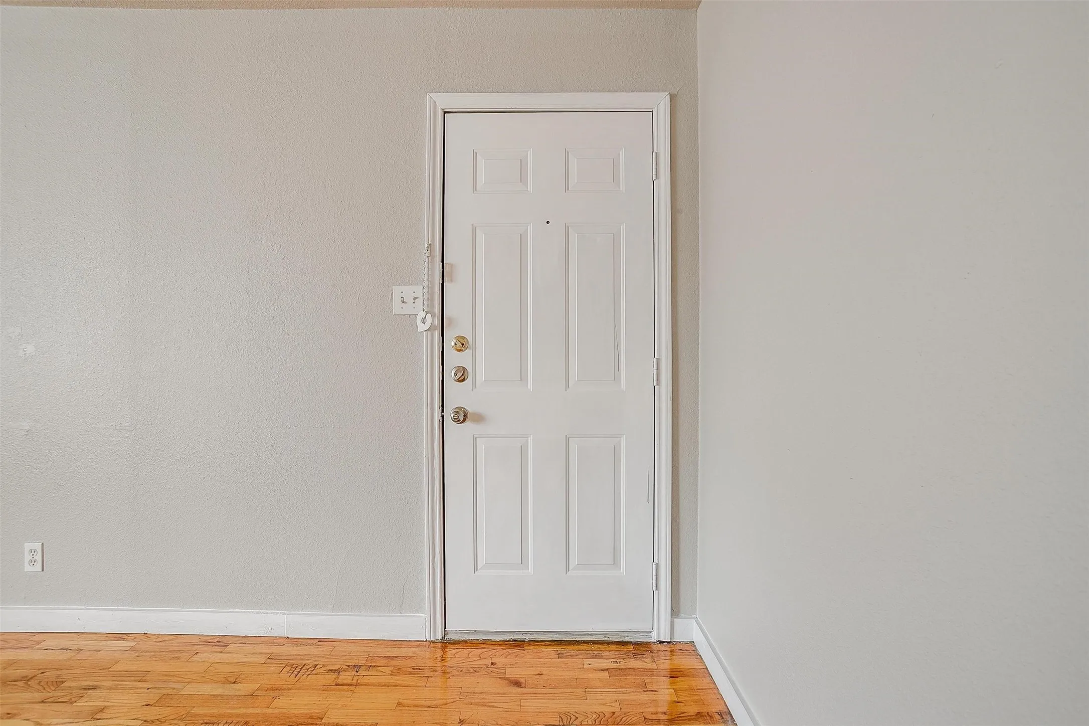 Apartment For Rent in Tarrant County , 3419 S University Drive 3417 #C, Fort Worth, Texas 76109, 2 Bedroom, 1 Bathroom, Garage spaces, 1,059 Sqft, built in 1952, mls#21305787, Real Estate Agent in Fort Worth, Homes For Rent in Tarrant county, Homes For Rent in Fort Worth, Realtor in Fort Worth Texas, Real Estate Brokerage Independent Realty Texas, Luminita Cordes Realtor