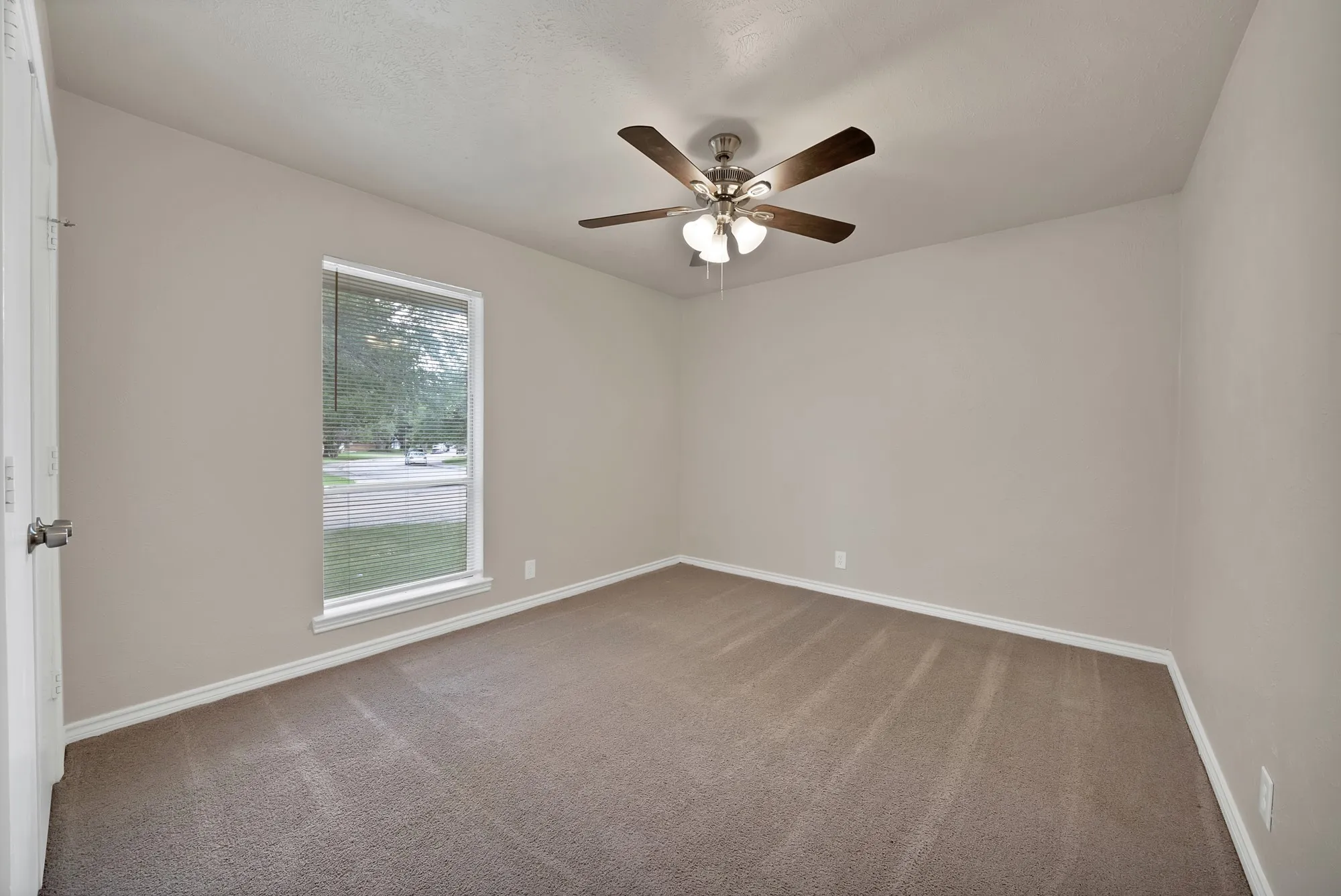 Single Family Residence For Sale in Denton County , 502 Pinebluff Drive, Lewisville, Texas 75067, 4 Bedroom, 2 Bathroom, 2 Garage spaces, 1,516 Sqft, built in 1973, mls#21304467, Real Estate Agent in Lewisville, Homes For Sale in Denton county, Homes For Sale in Lewisville, Realtor in Lewisville Texas, Real Estate Brokerage Independent Realty Texas, Luminita Cordes Realtor