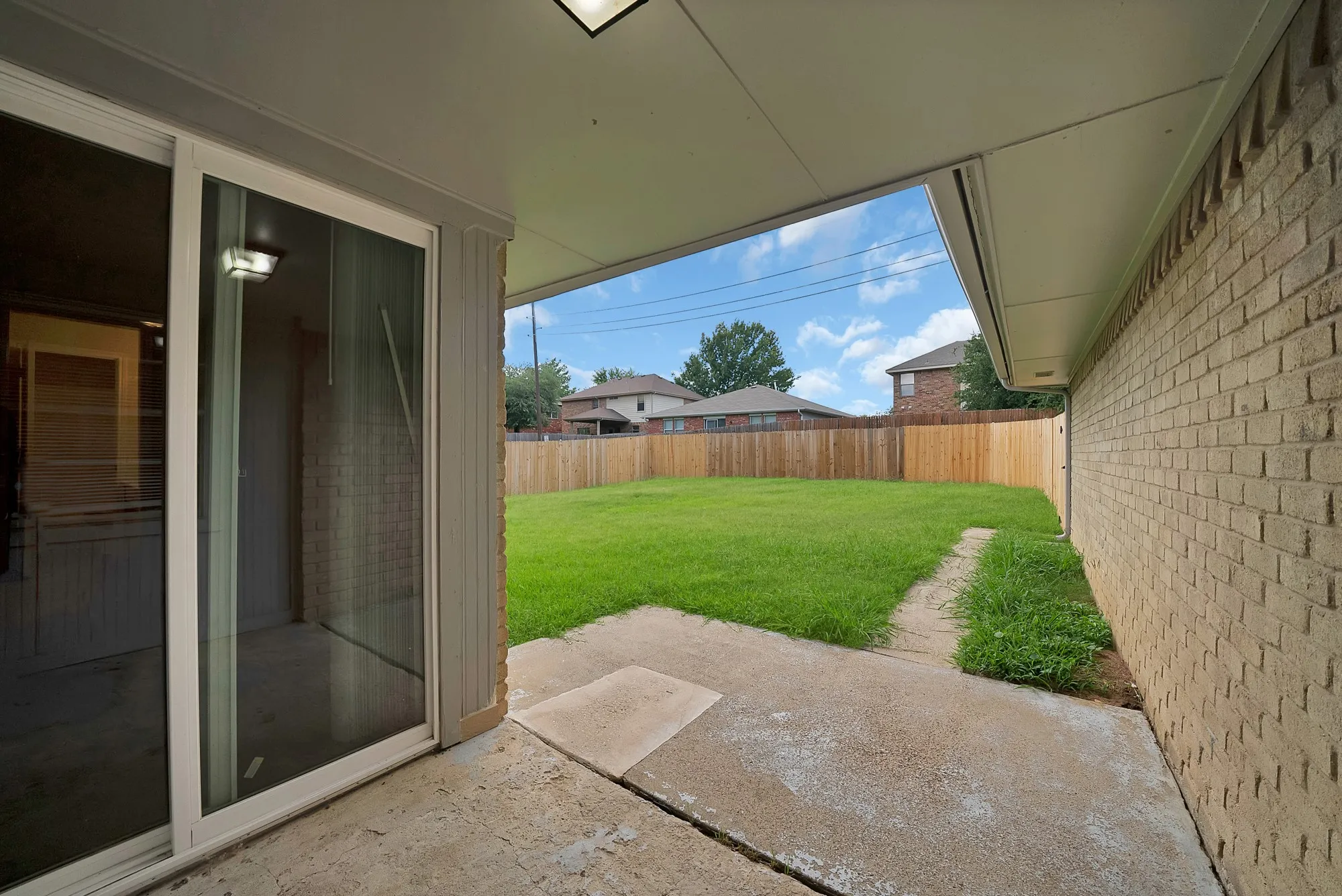 Single Family Residence For Sale in Denton County , 502 Pinebluff Drive, Lewisville, Texas 75067, 4 Bedroom, 2 Bathroom, 2 Garage spaces, 1,516 Sqft, built in 1973, mls#21304467, Real Estate Agent in Lewisville, Homes For Sale in Denton county, Homes For Sale in Lewisville, Realtor in Lewisville Texas, Real Estate Brokerage Independent Realty Texas, Luminita Cordes Realtor