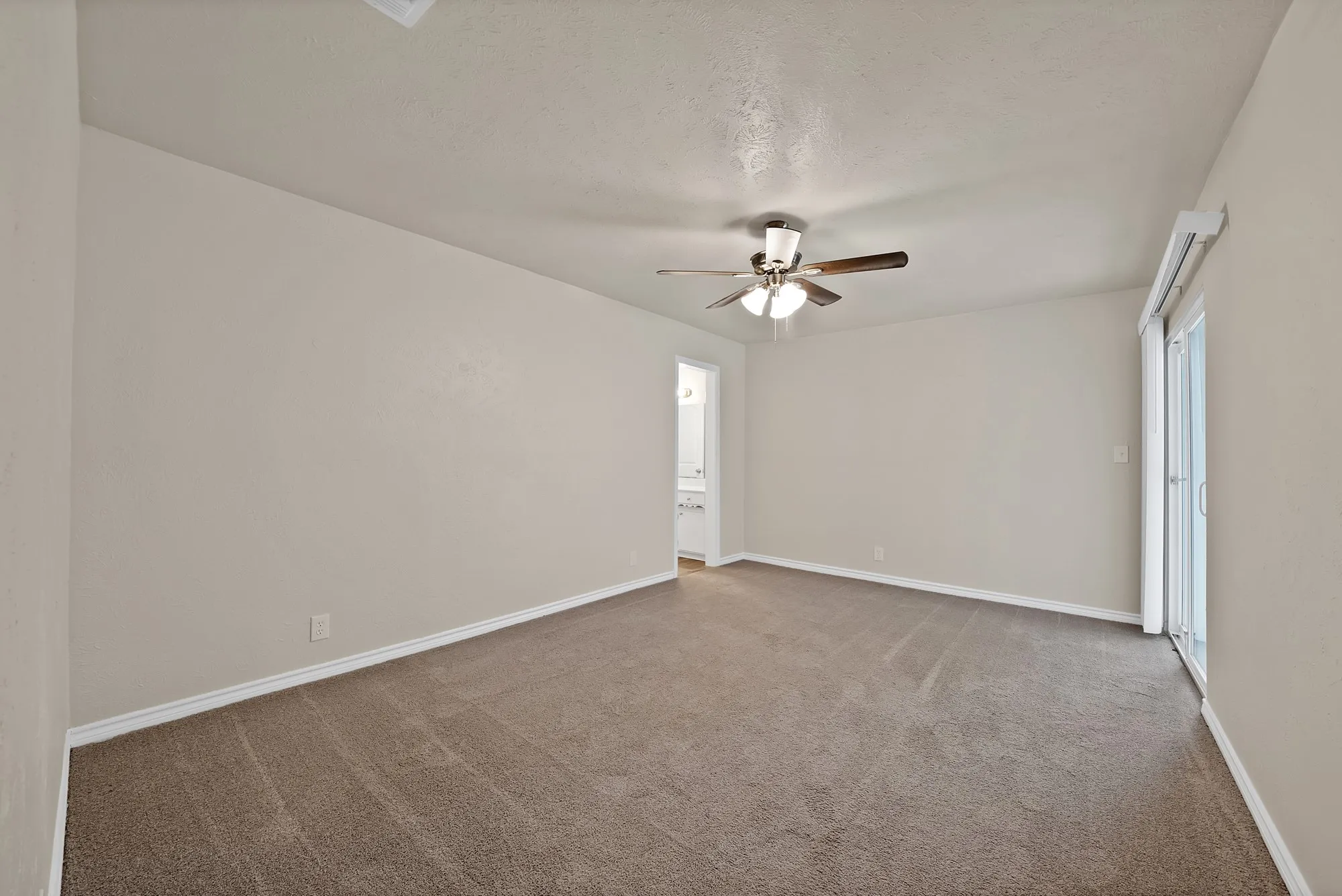 Single Family Residence For Sale in Denton County , 502 Pinebluff Drive, Lewisville, Texas 75067, 4 Bedroom, 2 Bathroom, 2 Garage spaces, 1,516 Sqft, built in 1973, mls#21304467, Real Estate Agent in Lewisville, Homes For Sale in Denton county, Homes For Sale in Lewisville, Realtor in Lewisville Texas, Real Estate Brokerage Independent Realty Texas, Luminita Cordes Realtor