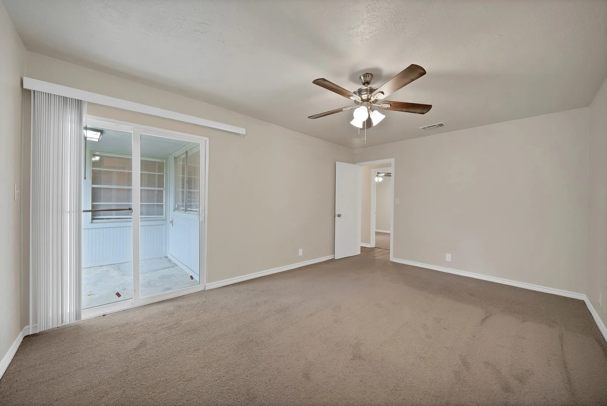 Single Family Residence For Sale in Denton County , 502 Pinebluff Drive, Lewisville, Texas 75067, 4 Bedroom, 2 Bathroom, 2 Garage spaces, 1,516 Sqft, built in 1973, mls#21304467, Real Estate Agent in Lewisville, Homes For Sale in Denton county, Homes For Sale in Lewisville, Realtor in Lewisville Texas, Real Estate Brokerage Independent Realty Texas, Luminita Cordes Realtor