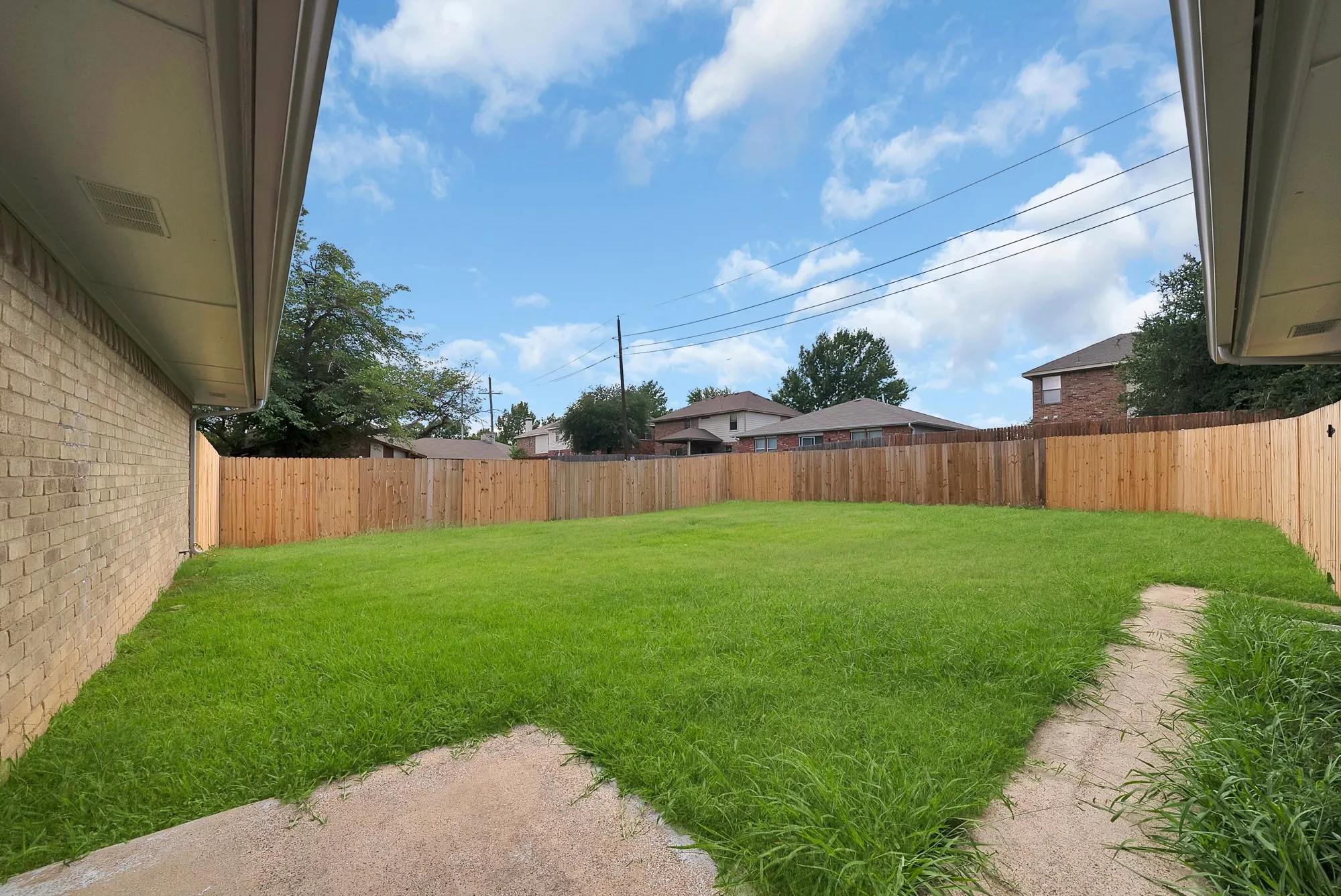 Single Family Residence For Sale in Denton County , 502 Pinebluff Drive, Lewisville, Texas 75067, 4 Bedroom, 2 Bathroom, 2 Garage spaces, 1,516 Sqft, built in 1973, mls#21304467, Real Estate Agent in Lewisville, Homes For Sale in Denton county, Homes For Sale in Lewisville, Realtor in Lewisville Texas, Real Estate Brokerage Independent Realty Texas, Luminita Cordes Realtor