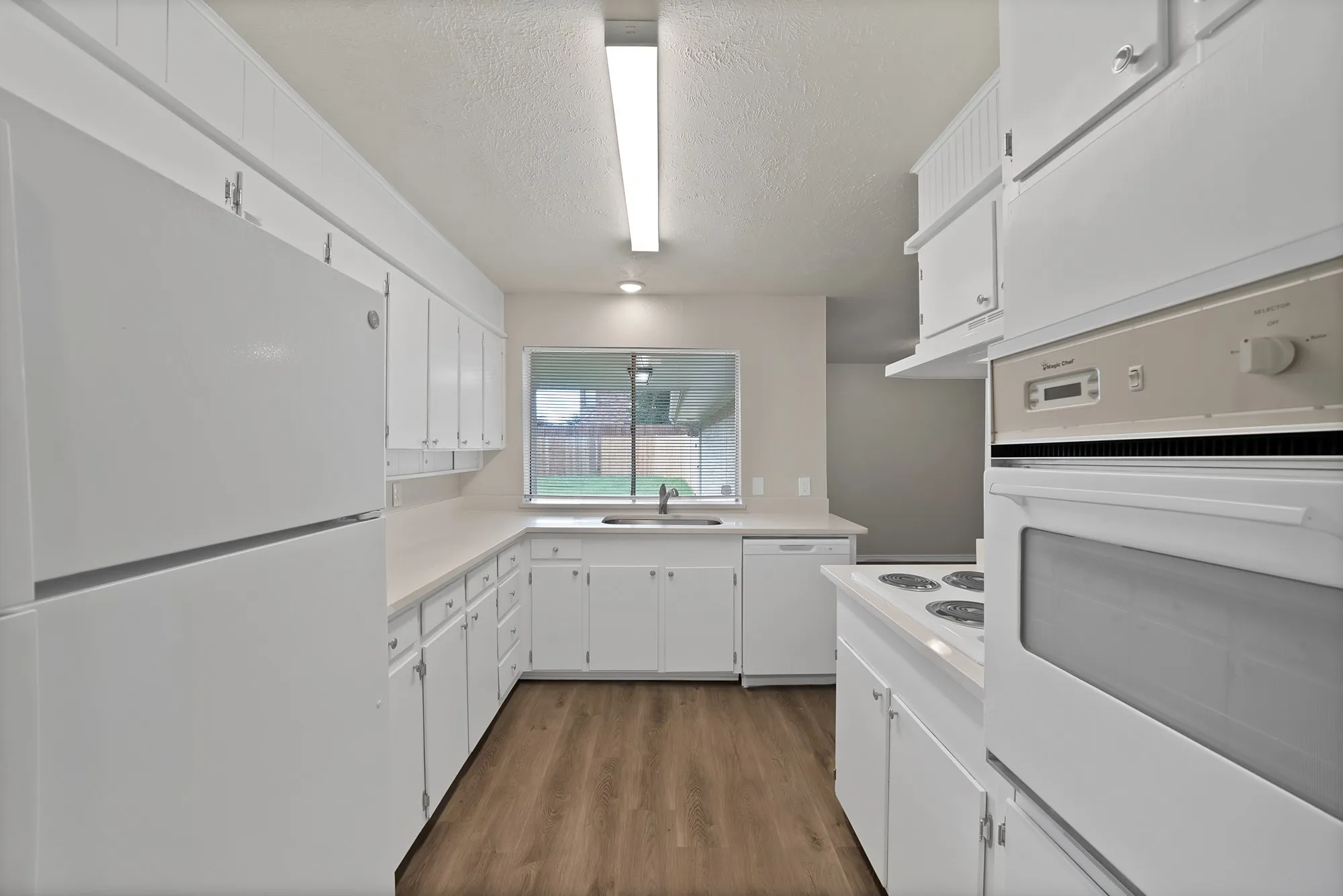Single Family Residence For Sale in Denton County , 502 Pinebluff Drive, Lewisville, Texas 75067, 4 Bedroom, 2 Bathroom, 2 Garage spaces, 1,516 Sqft, built in 1973, mls#21304467, Real Estate Agent in Lewisville, Homes For Sale in Denton county, Homes For Sale in Lewisville, Realtor in Lewisville Texas, Real Estate Brokerage Independent Realty Texas, Luminita Cordes Realtor